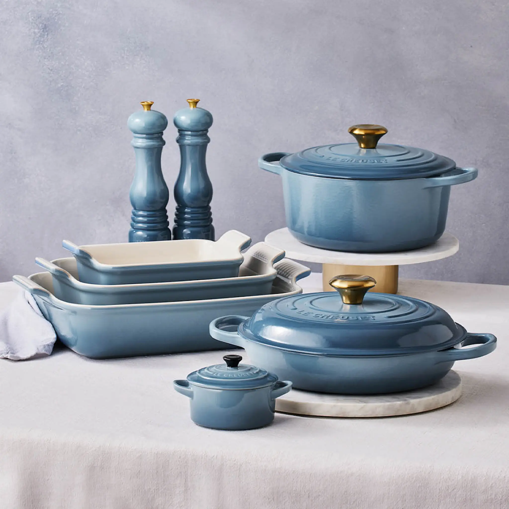 Le Creuset Signature Gjutjärnsgryta rund 28 cm 6,7 L Chambray