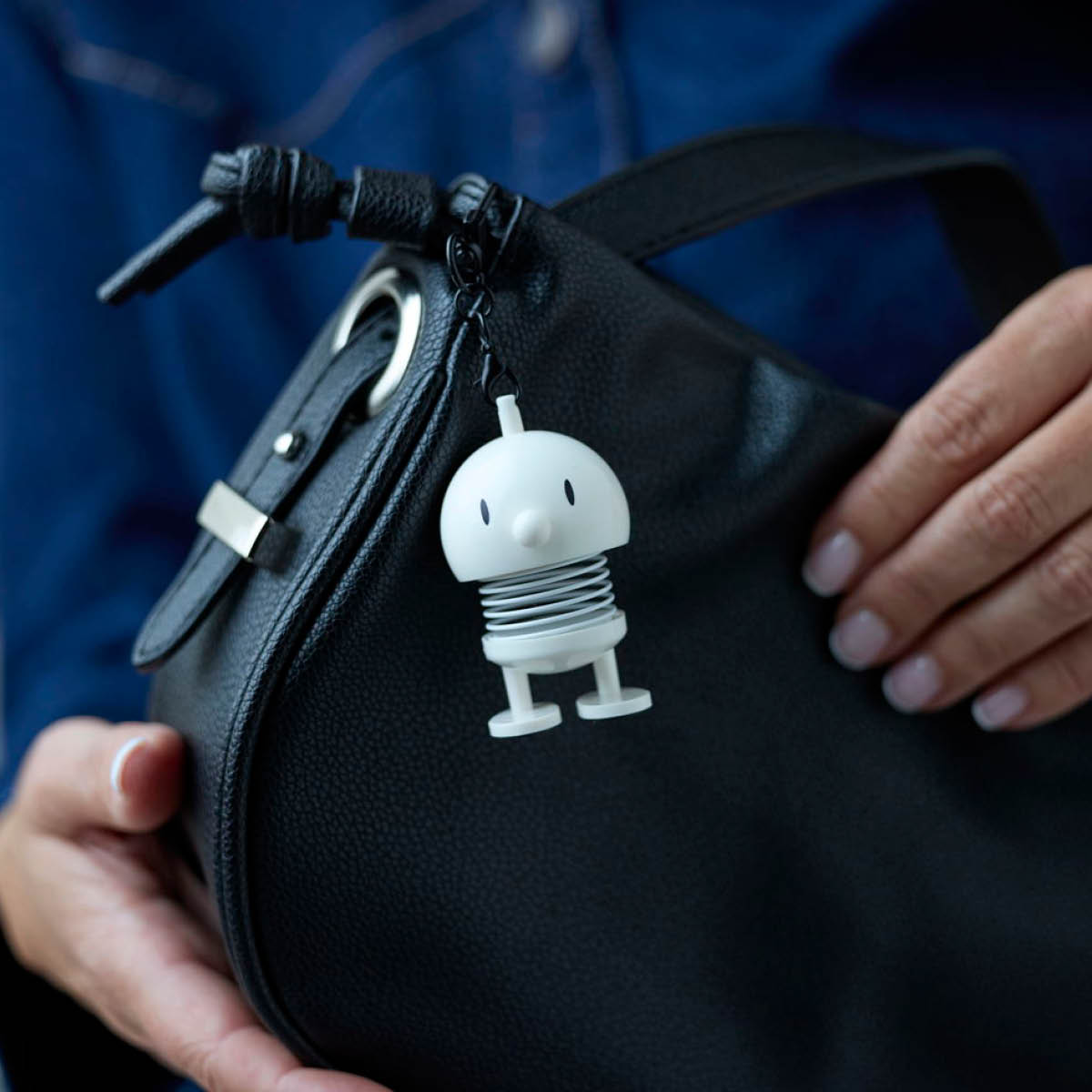 Hoptimisten Bag charm 5,9 cm hvit