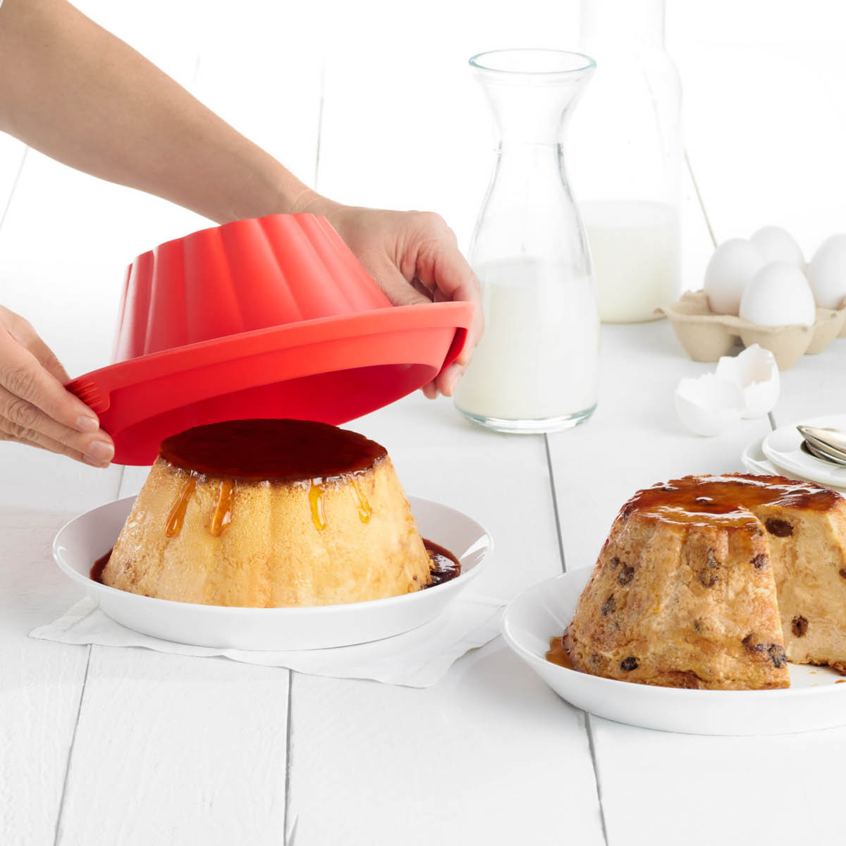 Lékué Puddingform i silikon med tallrik 1,3 L röd/vit