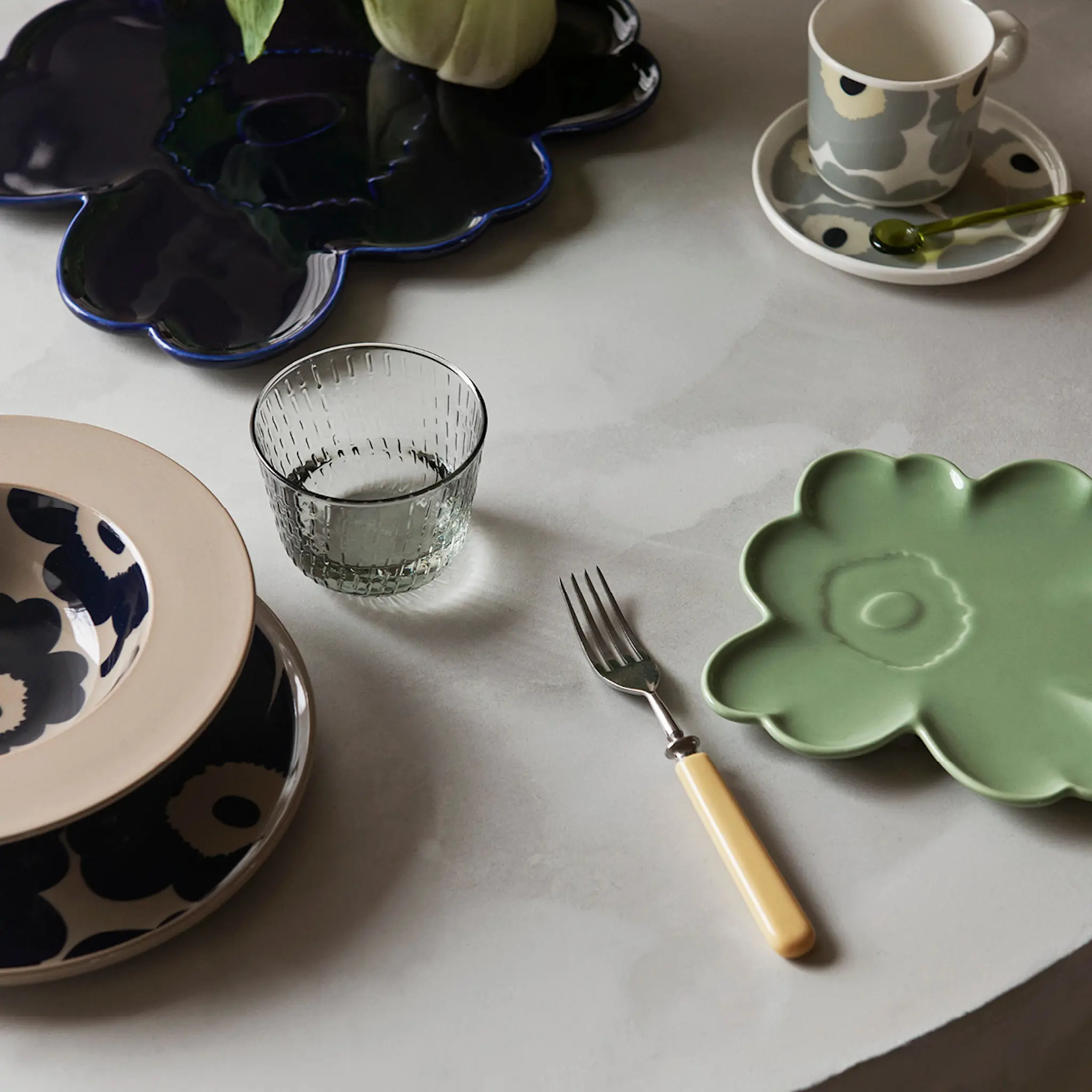 Marimekko Unikko assiett 20 cm blomformad sage