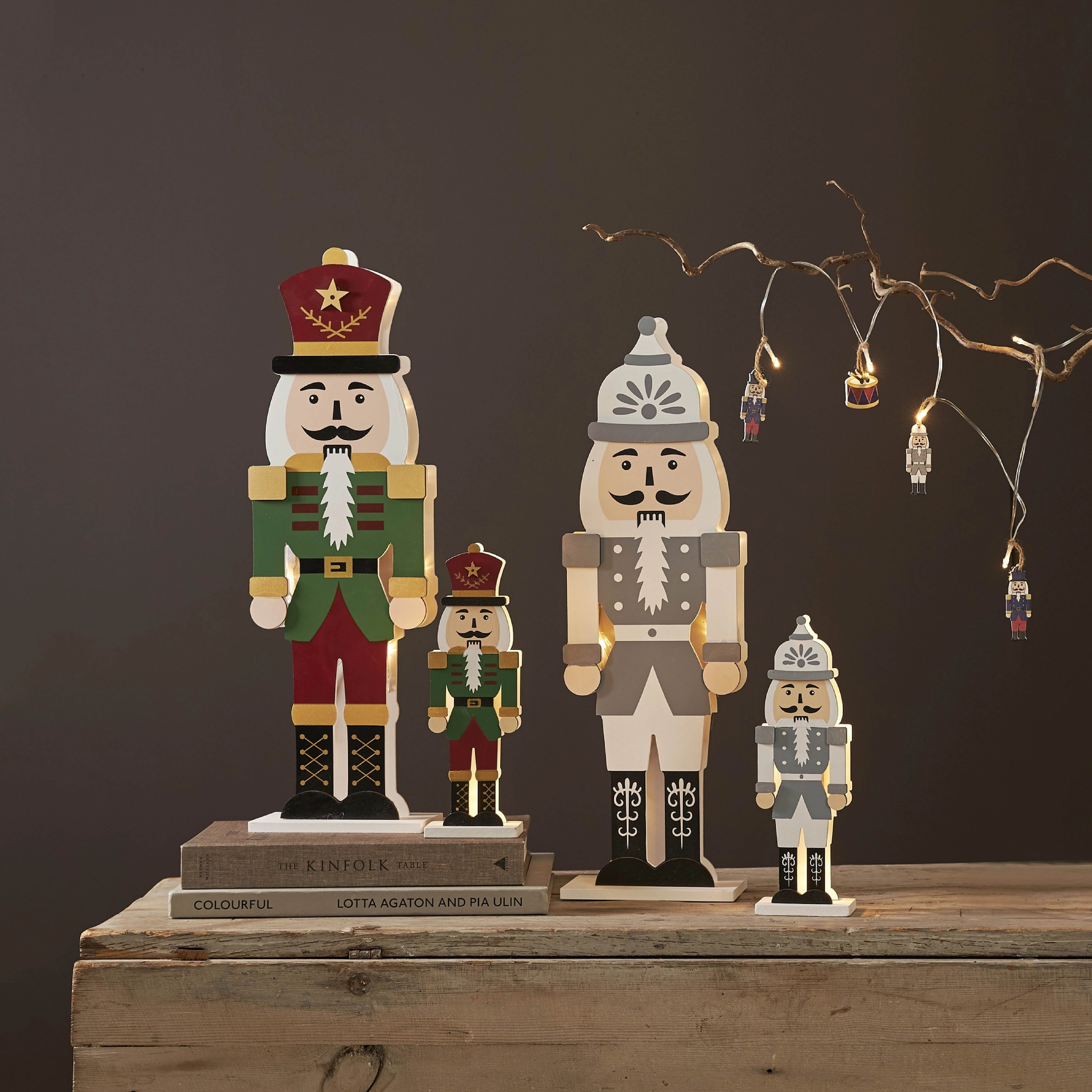 Star Trading Nutcracker juledekorasjon 52 cm grønn/rød