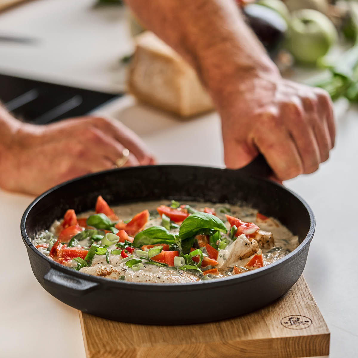 Sabor Moi støpejernspanne 24 cm svart