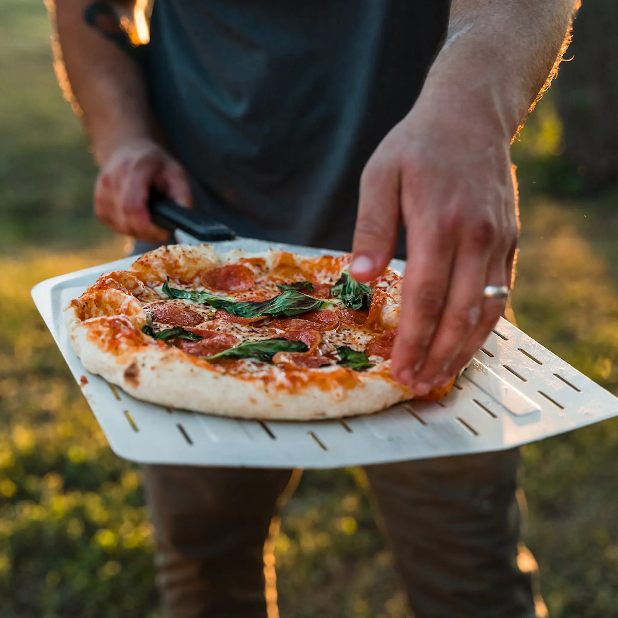 Ooni Perforerad pizzaspade 35 cm aluminium