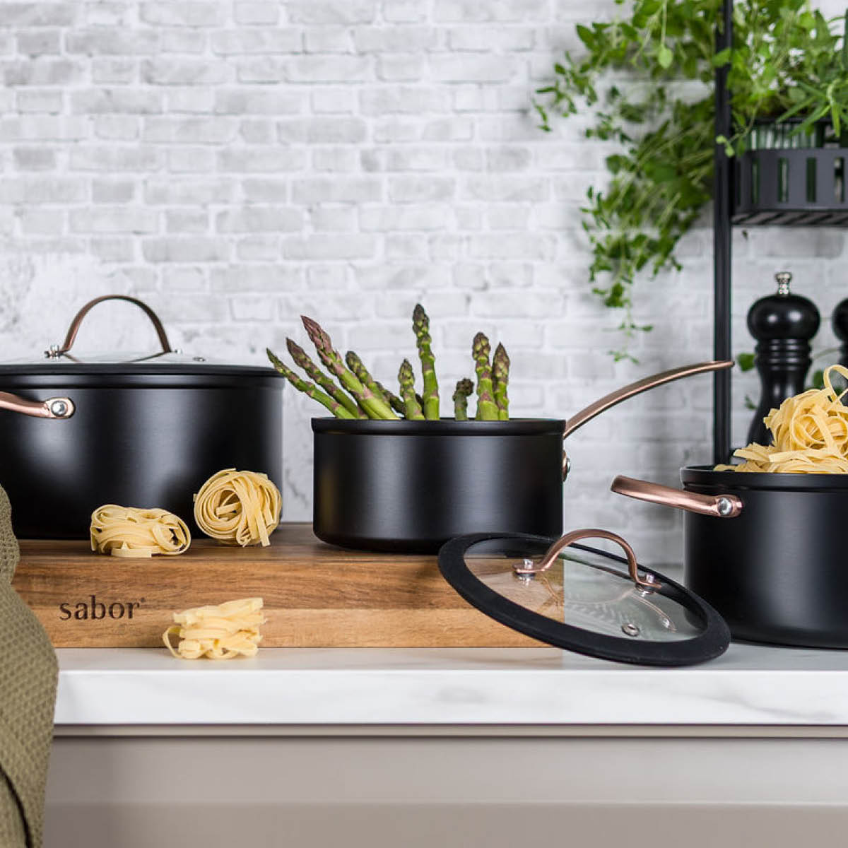 Modern House Black Copper grytset 3 delar 1,5/3/4,9 L keramisk svart/koppar