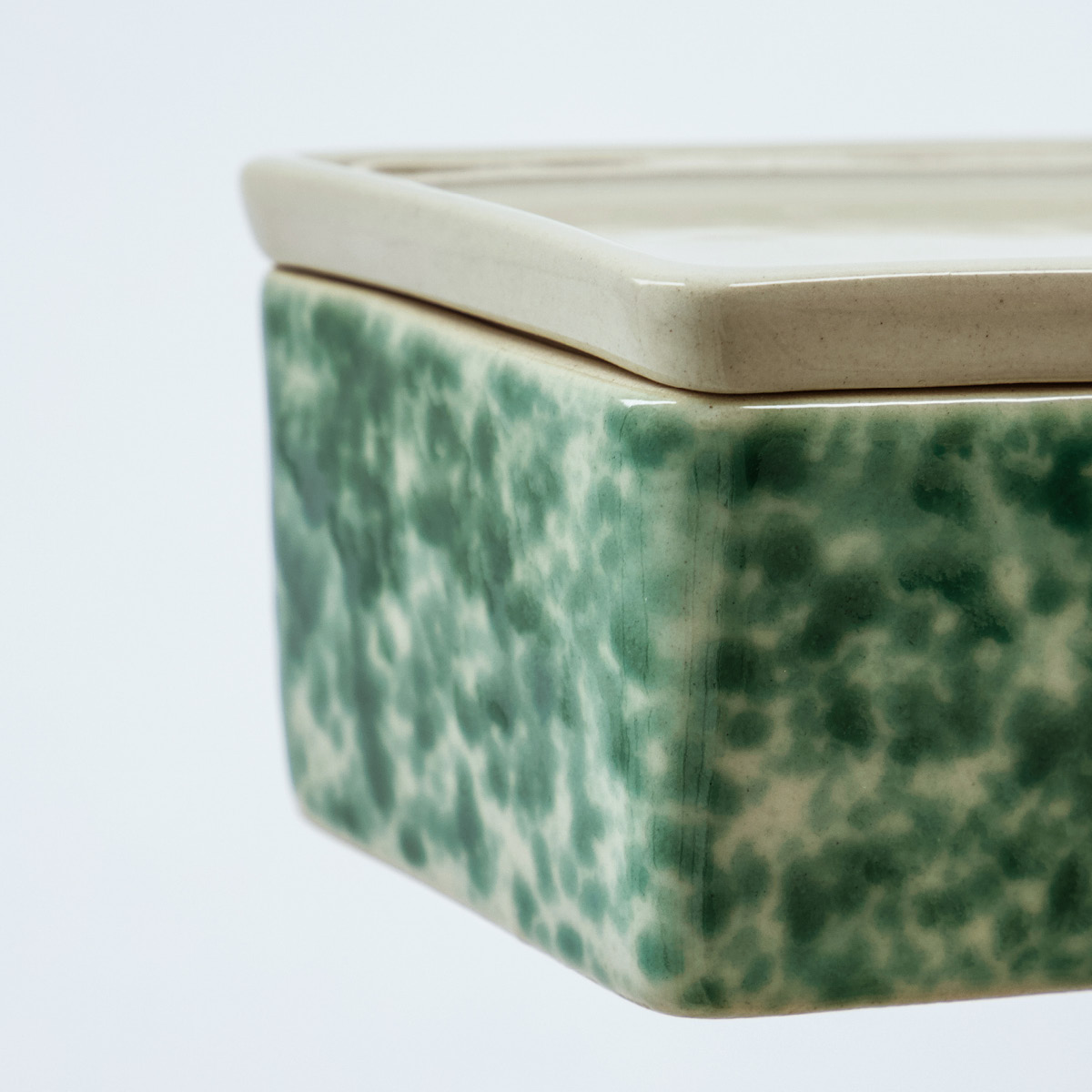 House Doctor Diva förvaringslådor i stengods 2-pack grön/brun