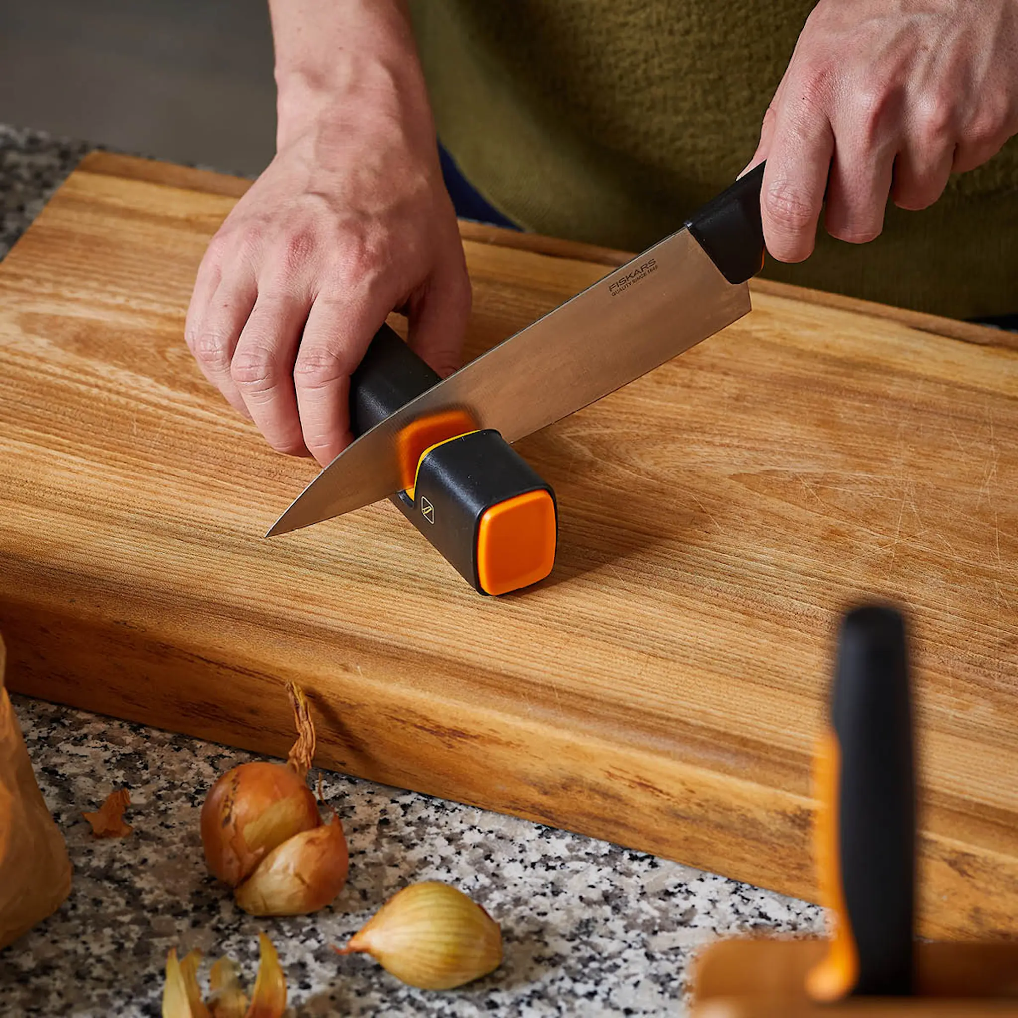 Fiskars Functional Form kokkekniv stor 41 cm svart/rustfritt stål