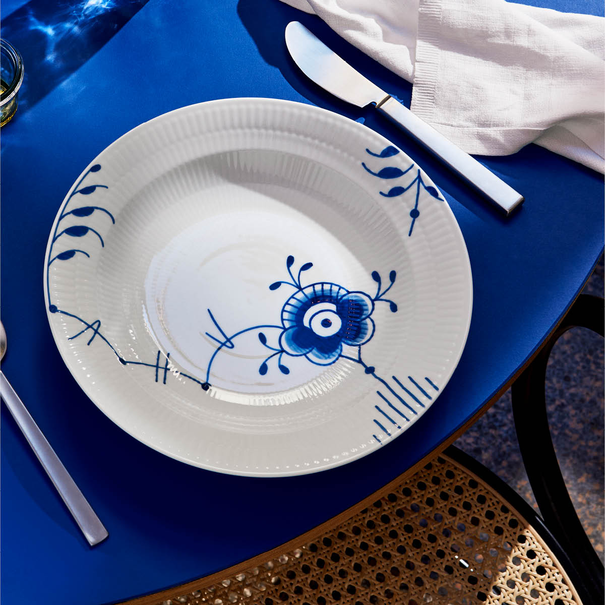 Royal Copenhagen Blue Fluted Mega Tallrik djup 27 cm