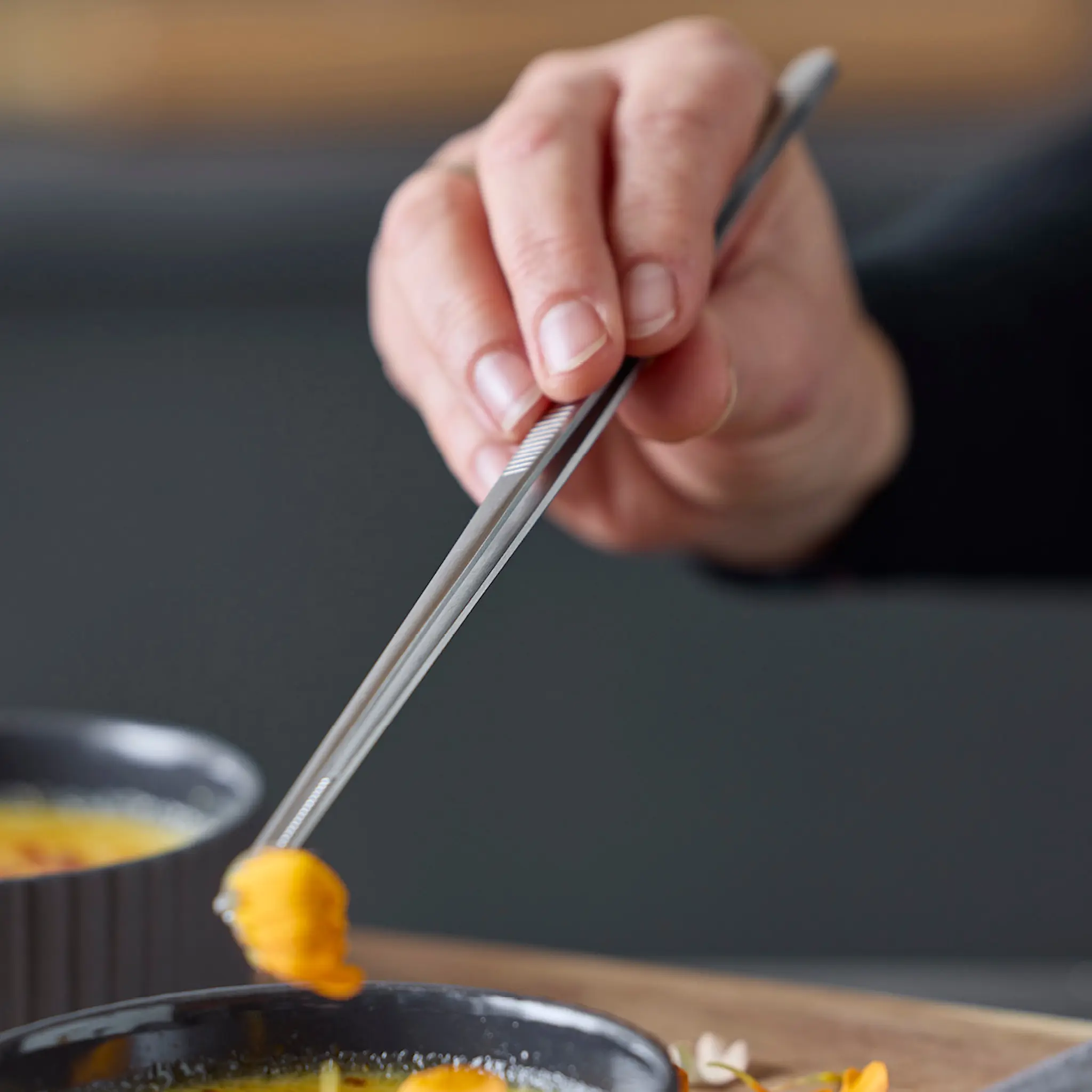 Tareq Taylor Diversity Keittiöpinsetti 22 cm Teräs