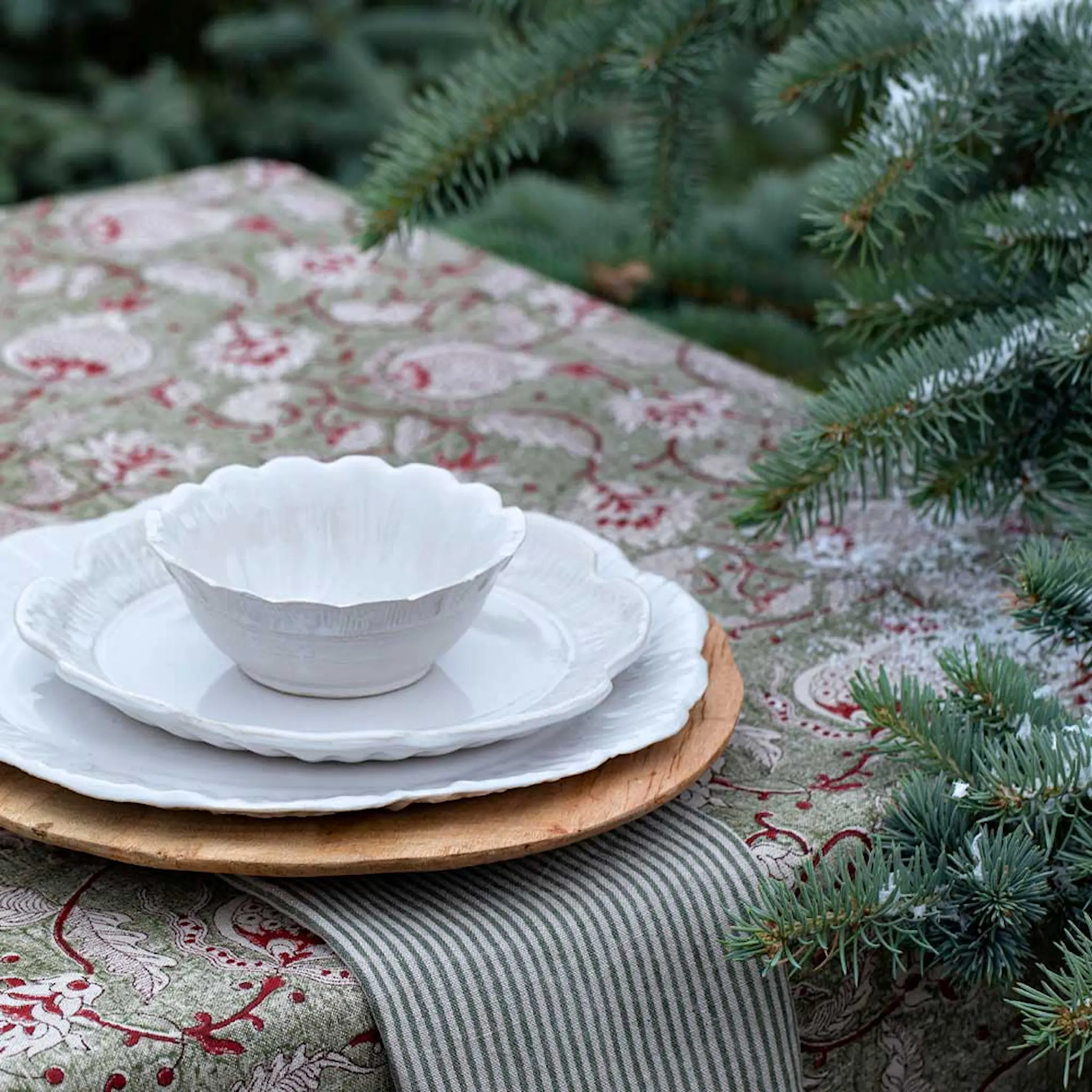 Chamois Pomegranate Pellava pöytäliina 170x270 cm Vihreä/Luonnonvärinen