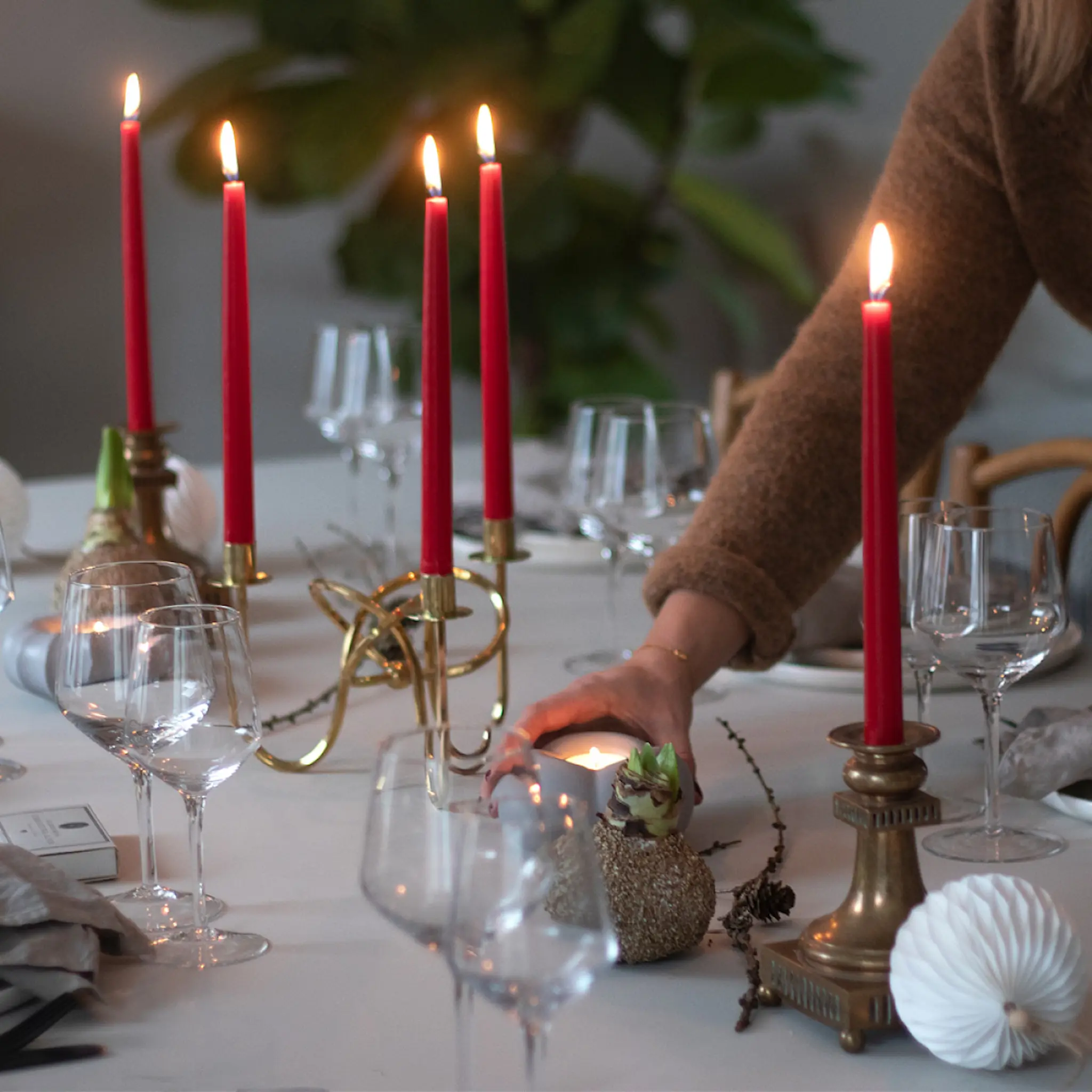 Liljeholmens Christina Antiikkikynttilä 26 cm 4 kpl Punainen