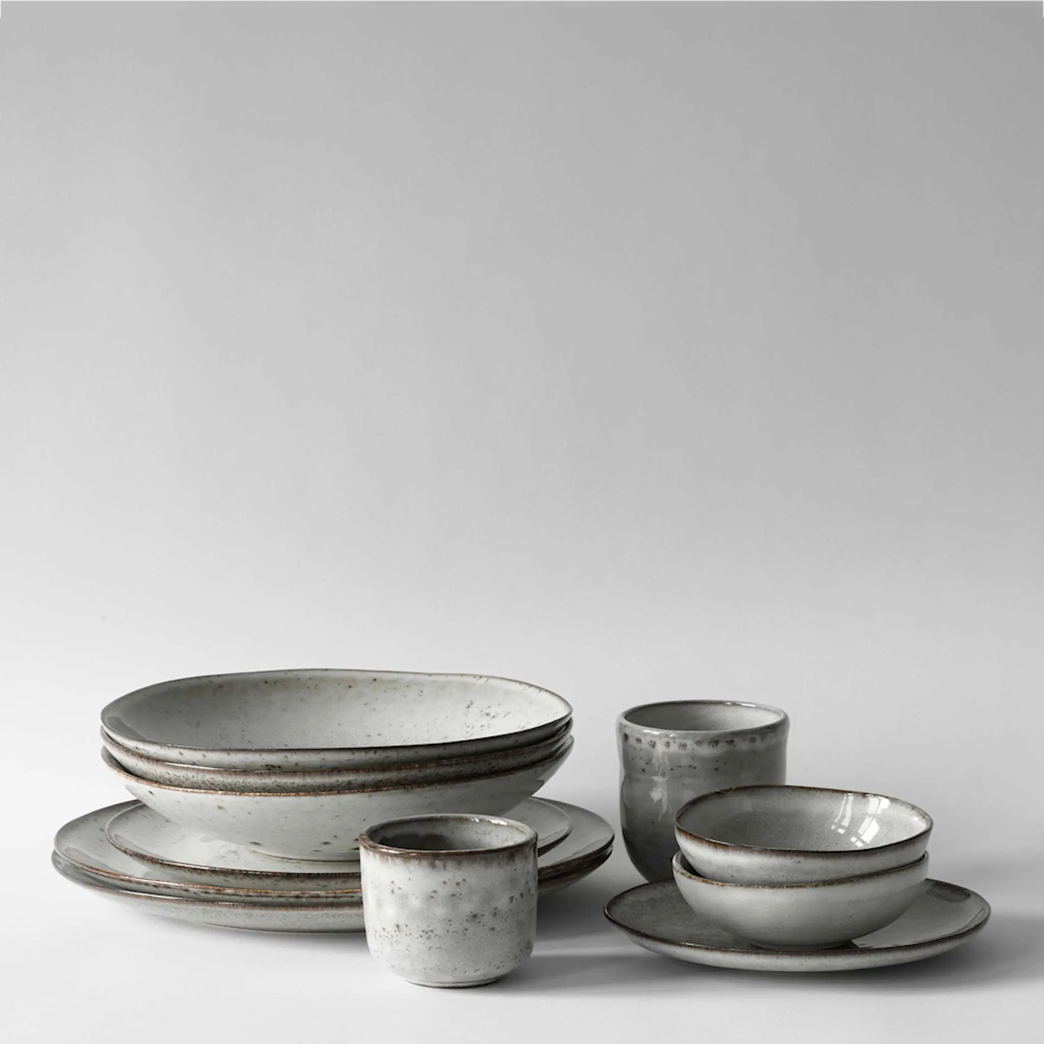 Tell Me More Taranto Tarjoilukulho Small 200 cl Harmaa