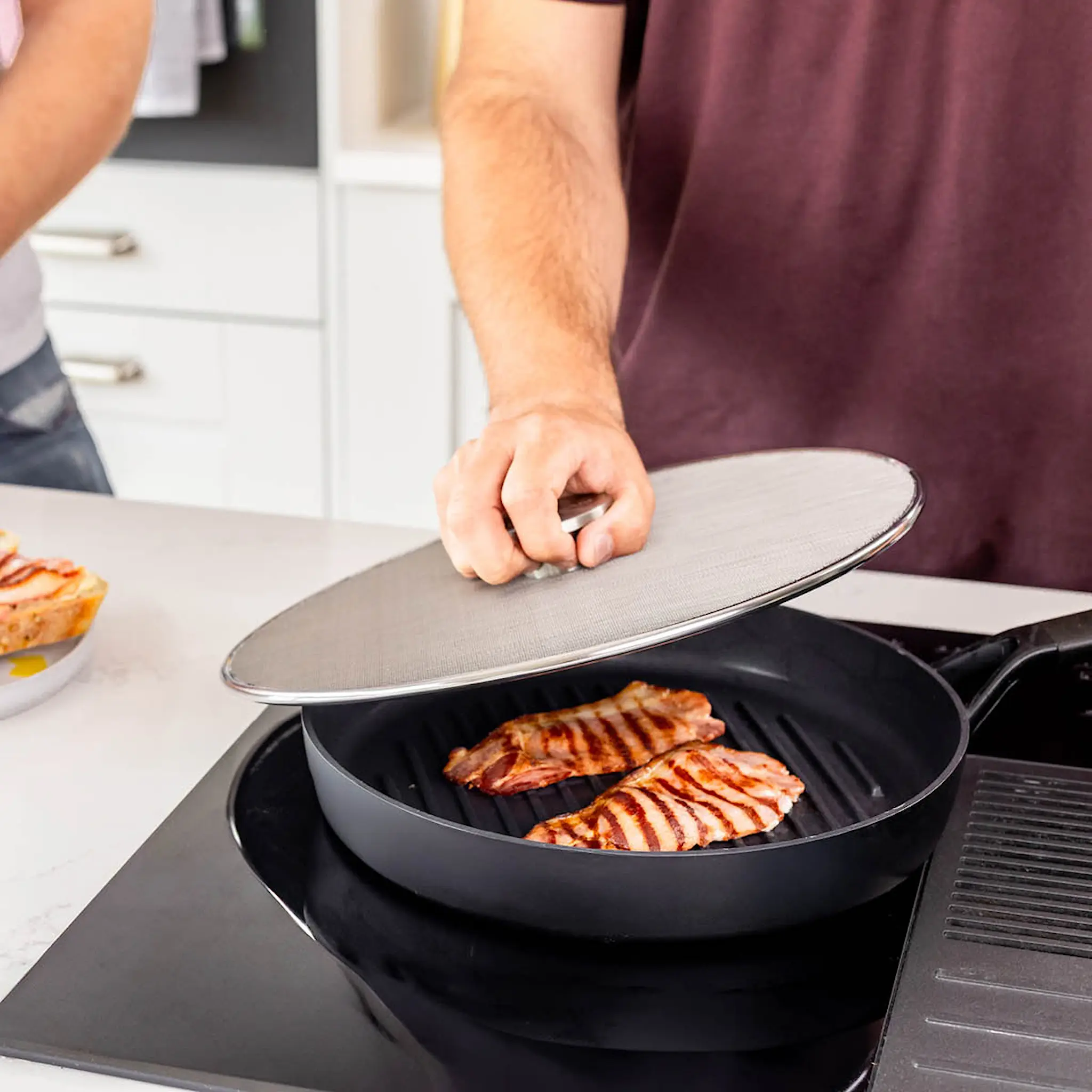 KitchenAid KitchenAid Roiskesuoja paistinpannuun 33 cm Ruostumaton teräs