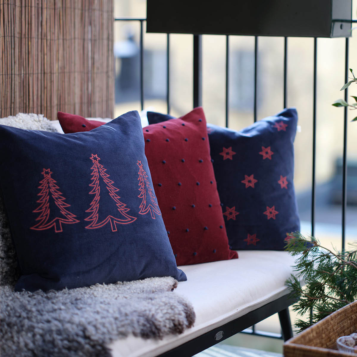Chhatwal & Jonsson Pine Tree putetrekk velur 50x50 cm Sea Blue