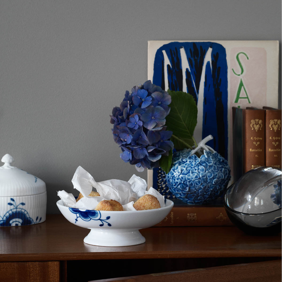 Royal Copenhagen Blue Fluted Mega Skål på fot 17,5 cm