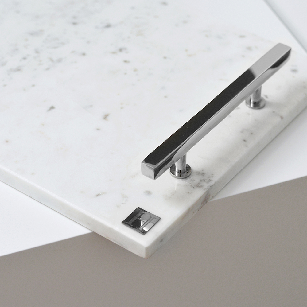 Hilke Marmoritarjotin kahvoilla Nikkelöity messinki