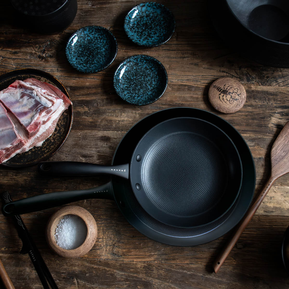 Satake Stekepannesett 20+28 cm med honeycomb og keramisk belegg