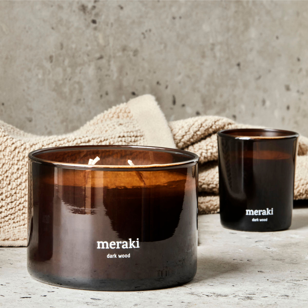 Meraki Doftljus dark wood 7,5x10 cm brun