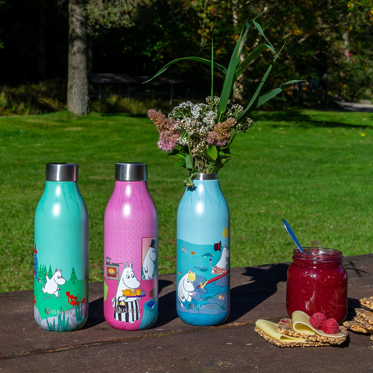 Les Artistes Bottle Up mummi termoflaske 0,5L playing on the beach lyseblå