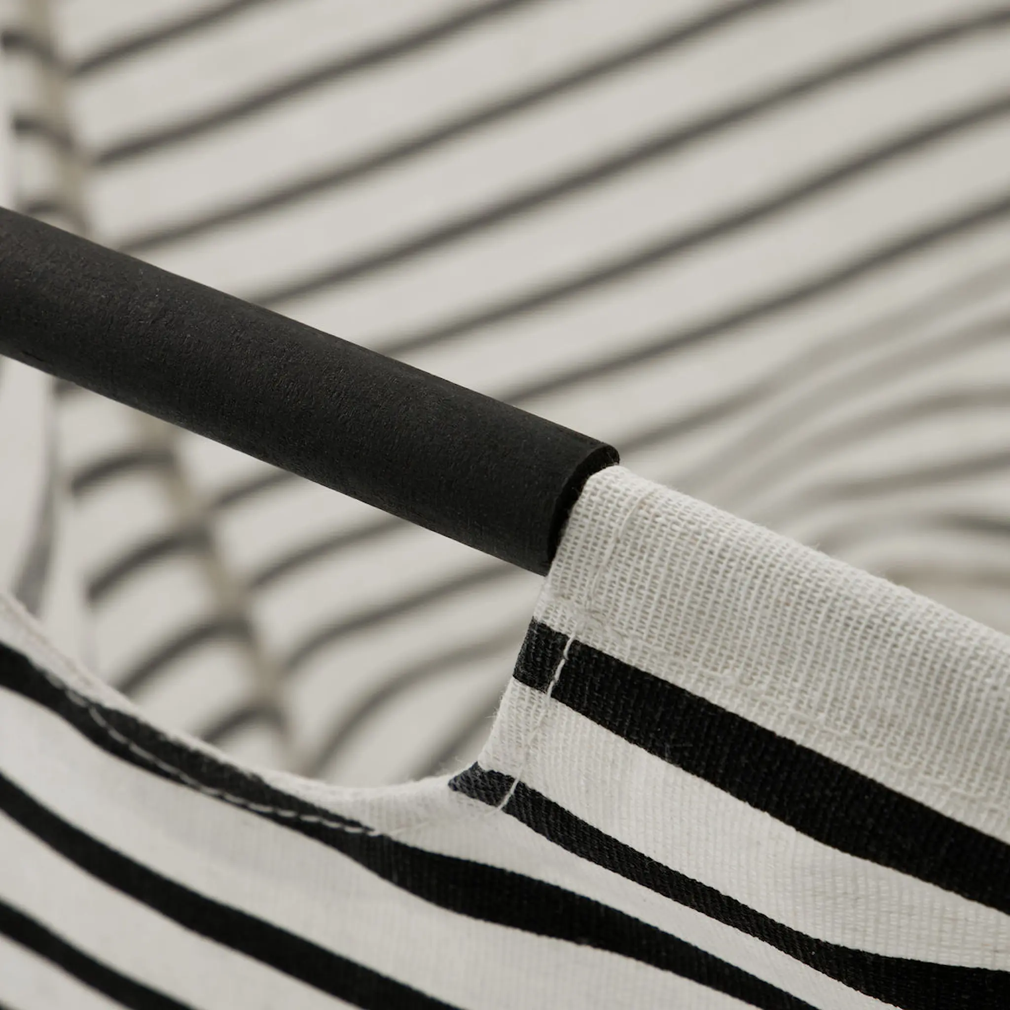 House Doctor Stripes tvättpåse 40 cm svart/vit