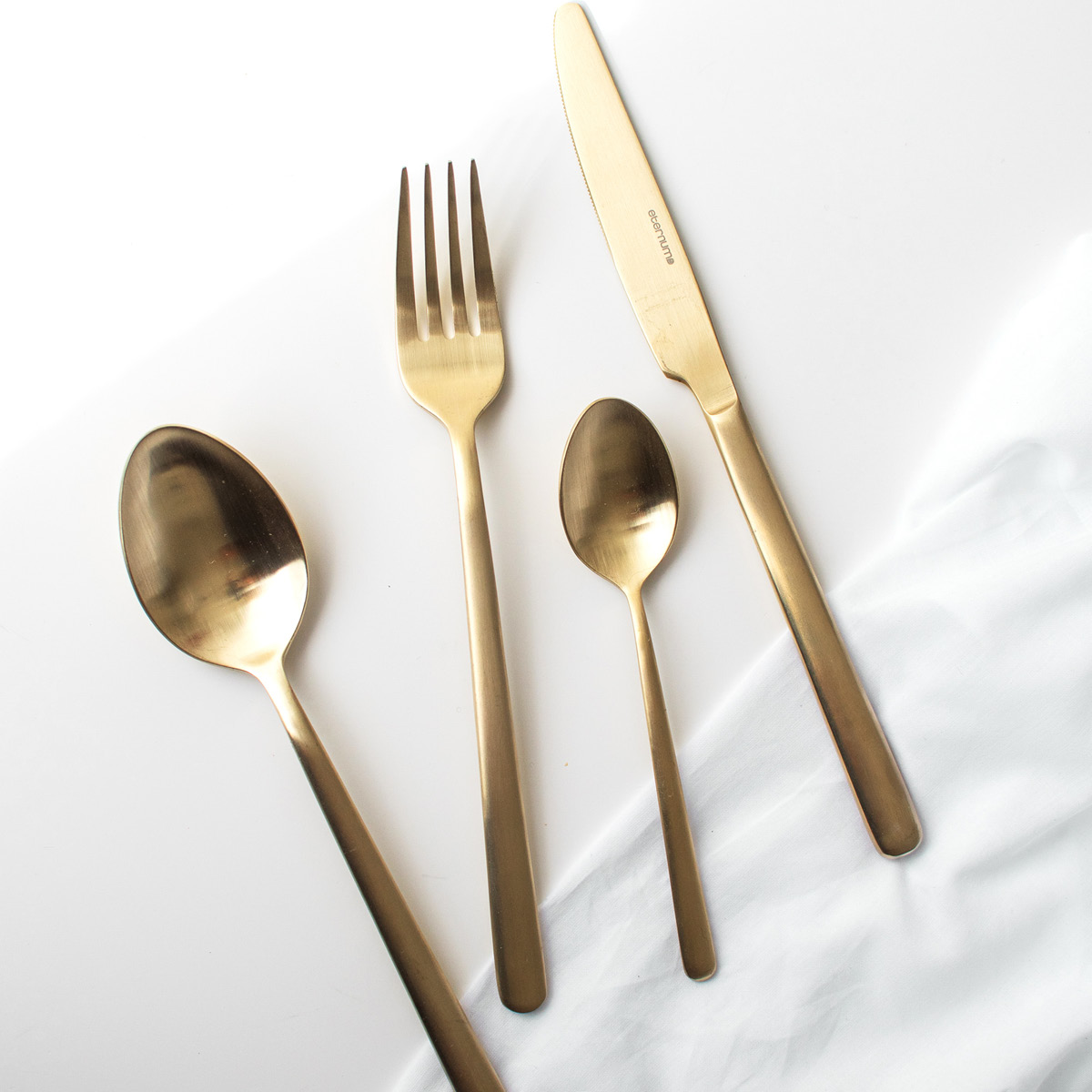 Eternum Nardo bestikksett 16 deler champagne