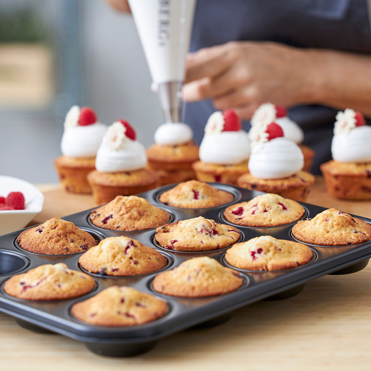 Blomsterberg Muffinssivuoka 27x36 cm 12 muffinsille