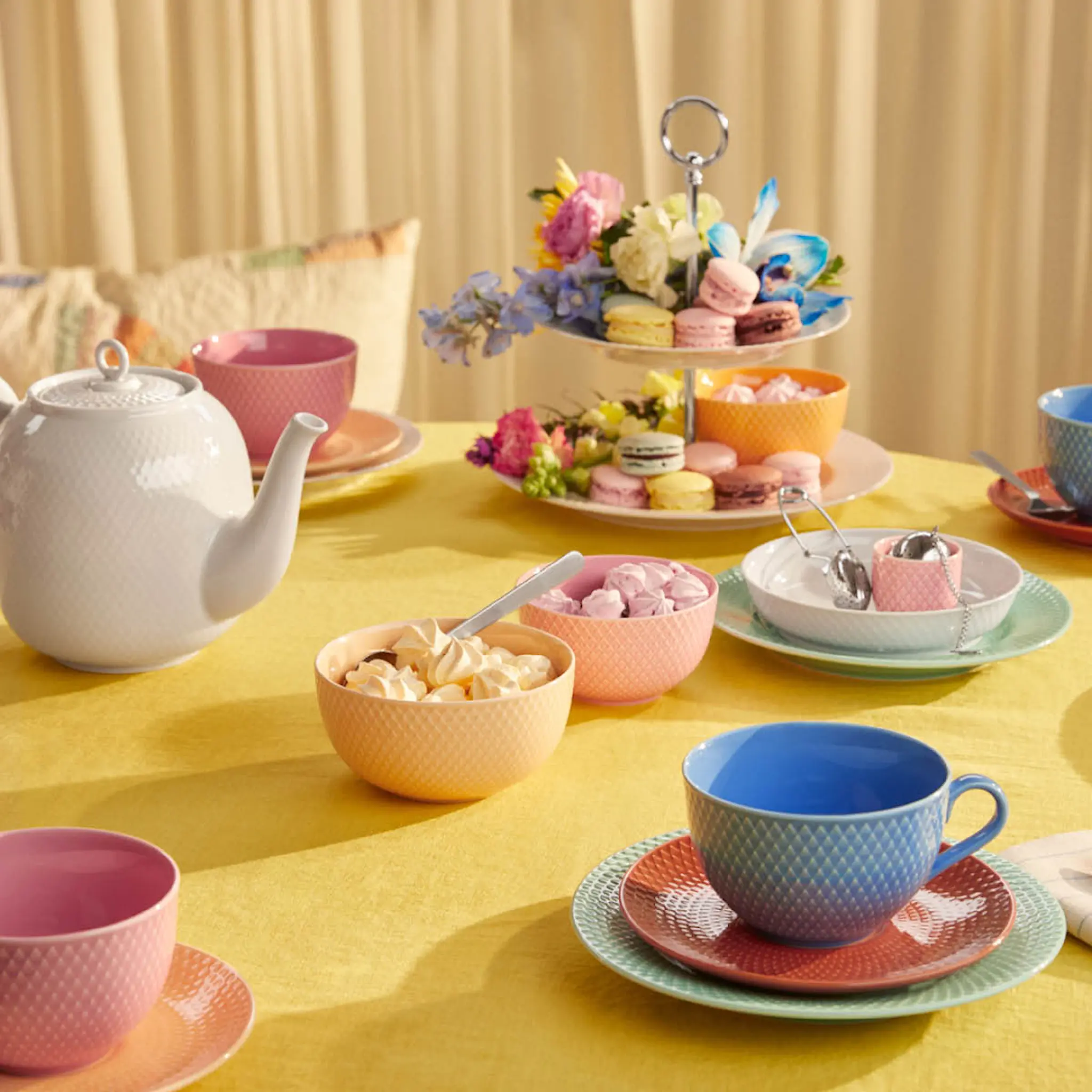 Lyngby Porcelæn Rhombe Kakkuvati 27 cm Valkoinen