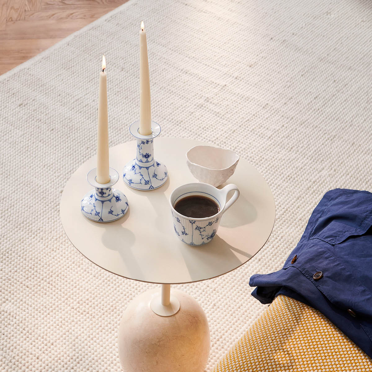 Royal Copenhagen Blue Fluted Plain kopp 33 cl högt handtag