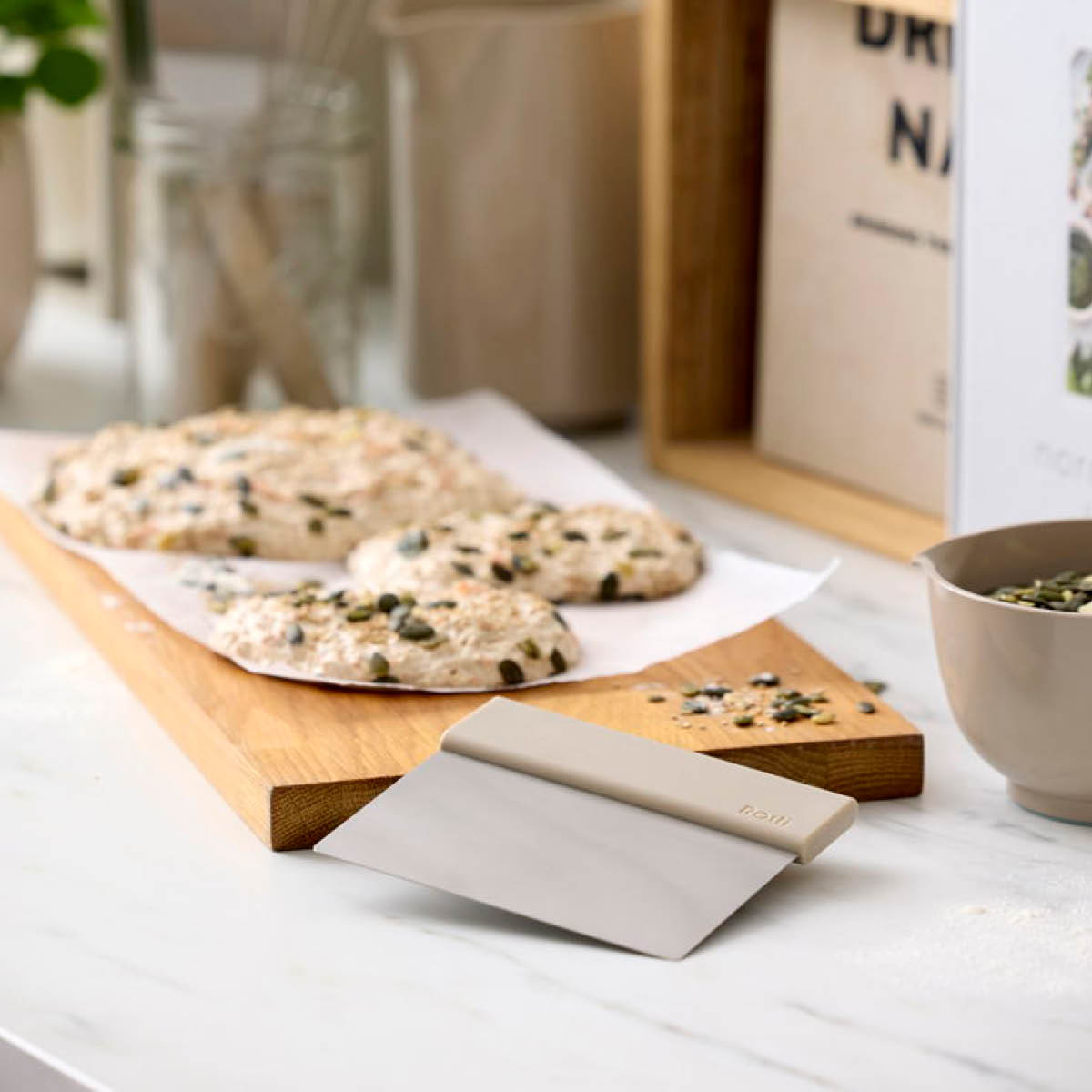 Rosti Emma degskrapa stål humus