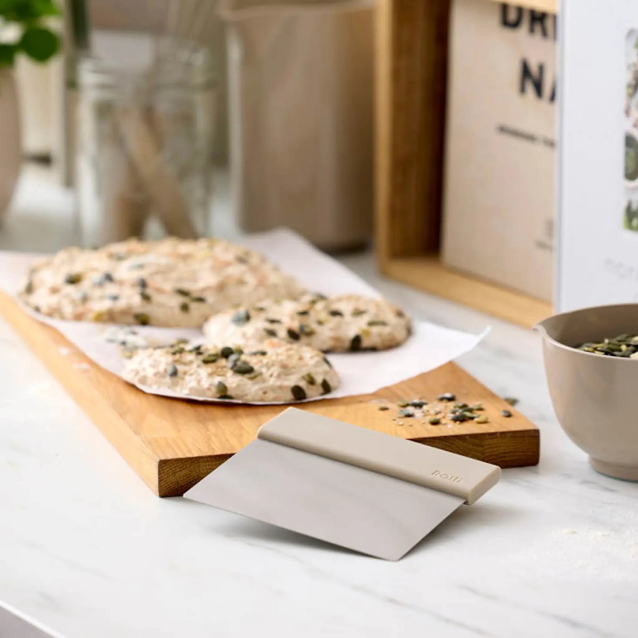 Rosti Emma degskrapa stål humus