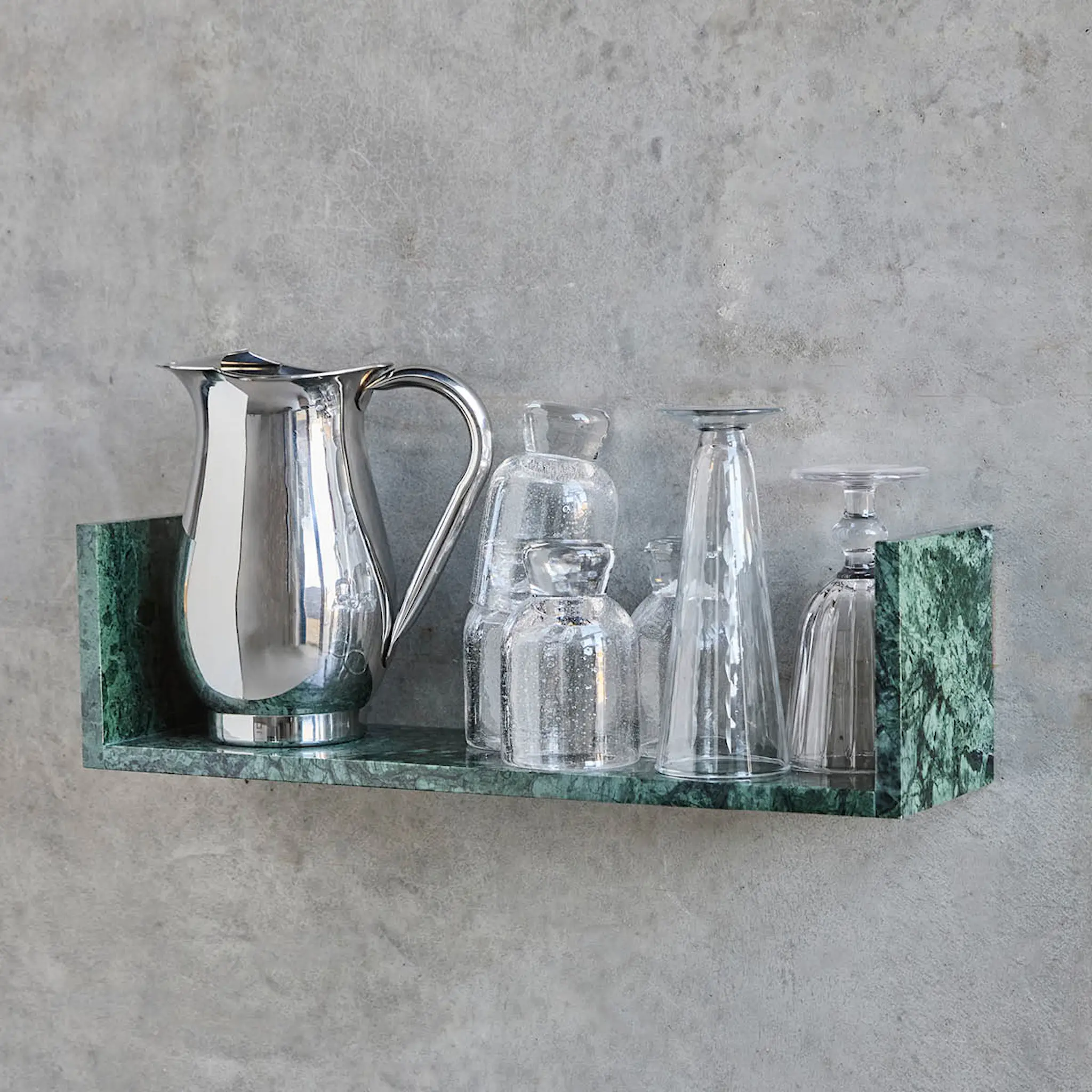 House Doctor Marr vägghylla i marmor 50 cm grön marmor