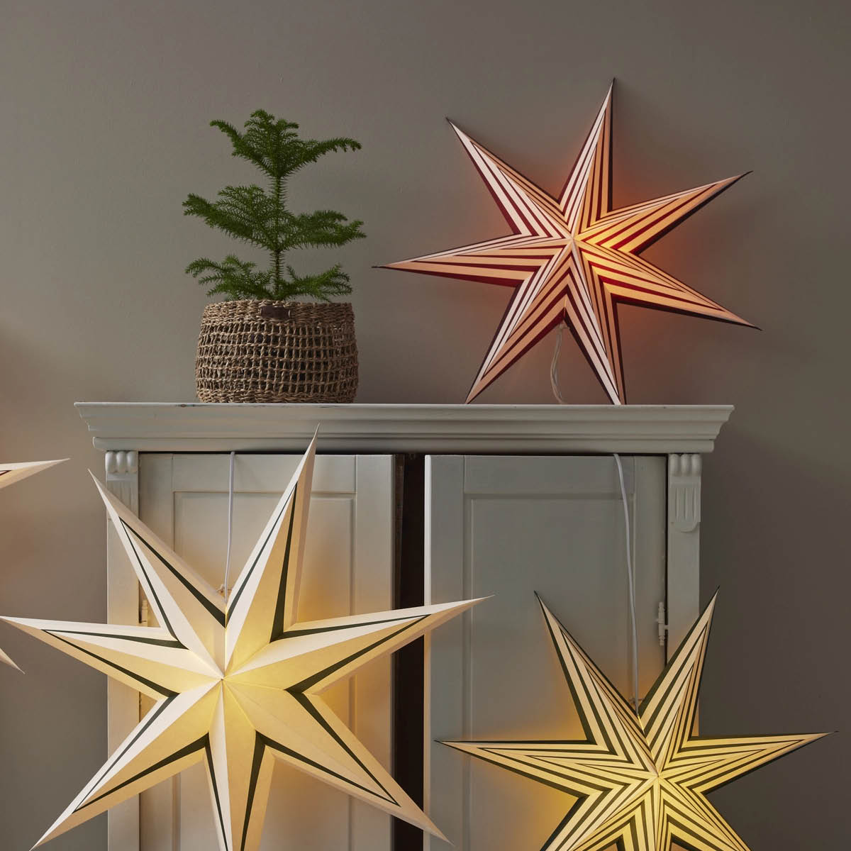 Star Trading Stripe joulutähti 60 cm valkoinen punaisella raidalla