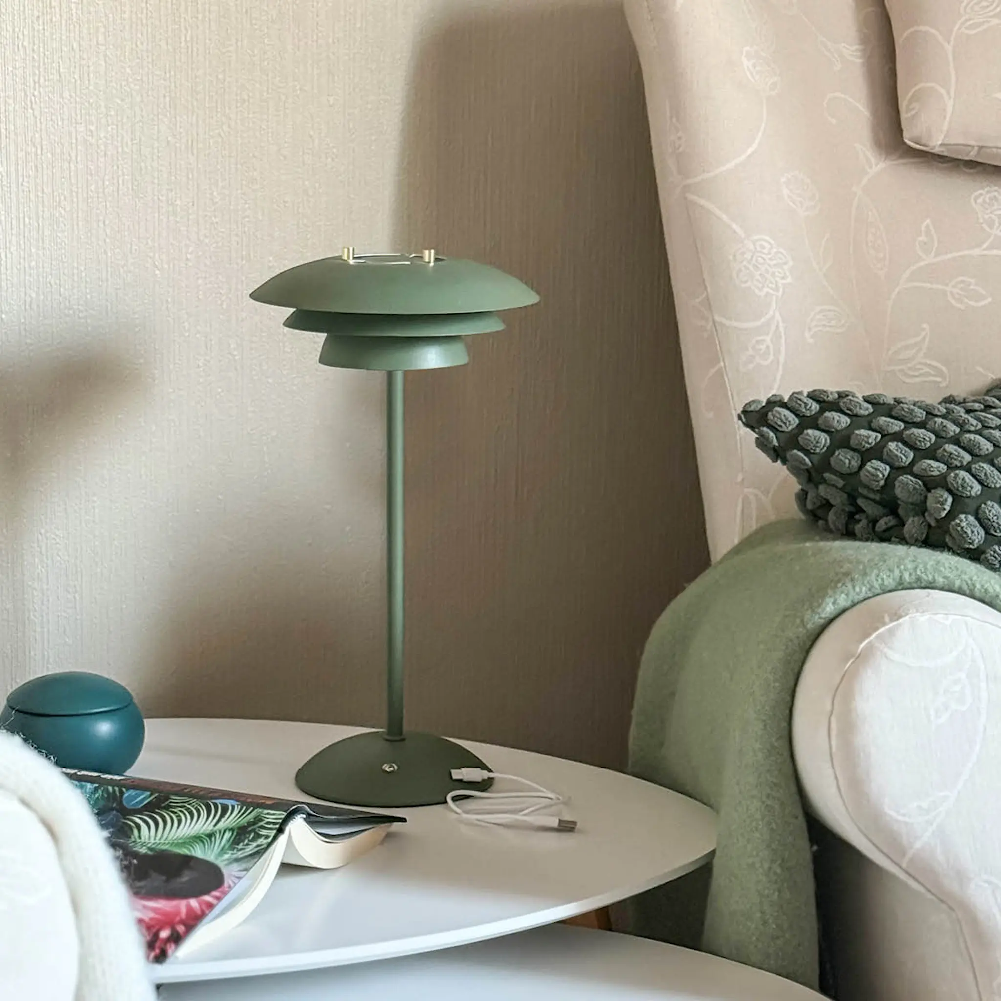 Aneta Lighting Epsilon Recharge pöytävalaisin kannettava 37 cm vihreä