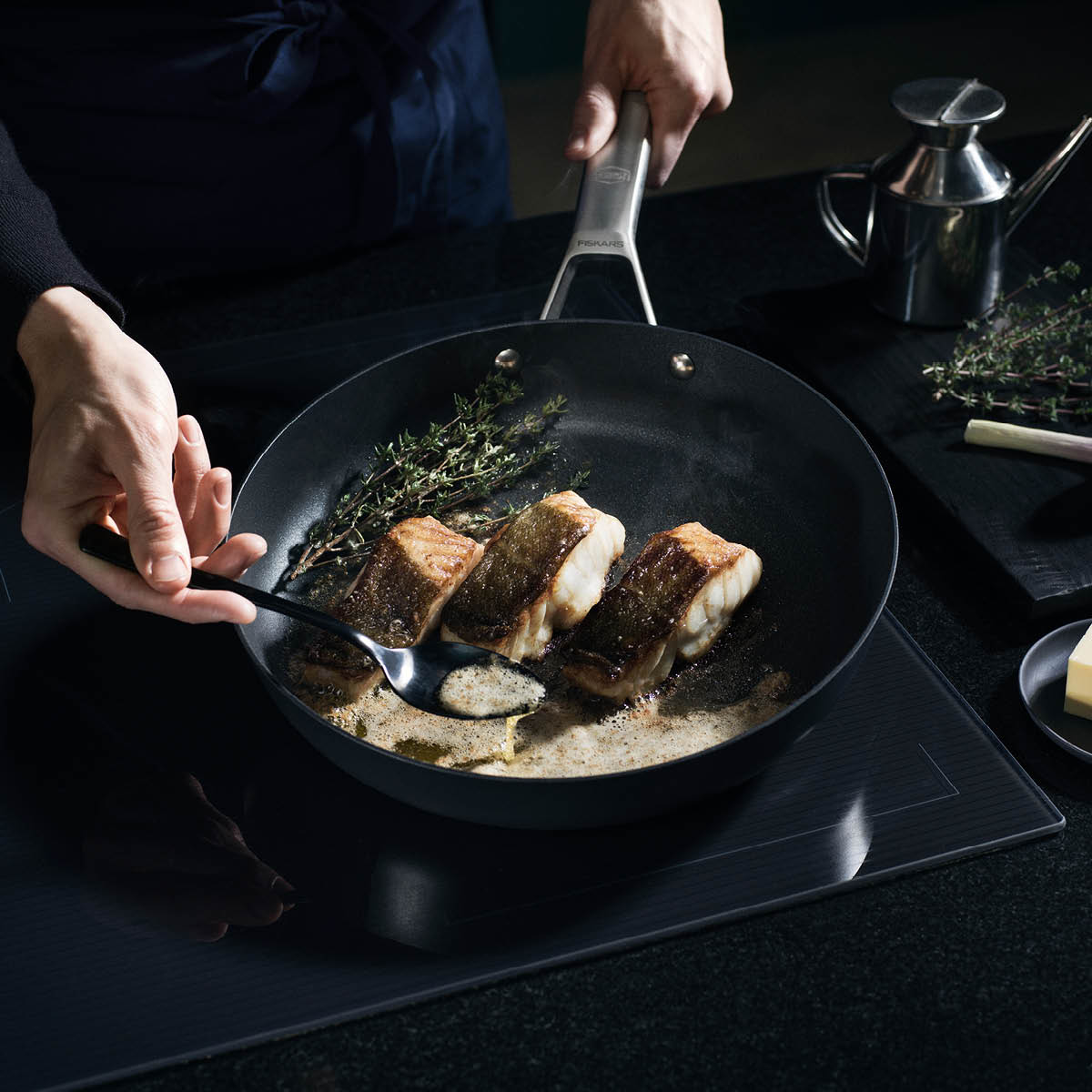 Fiskars Taiten stekpanne 28 cm svart