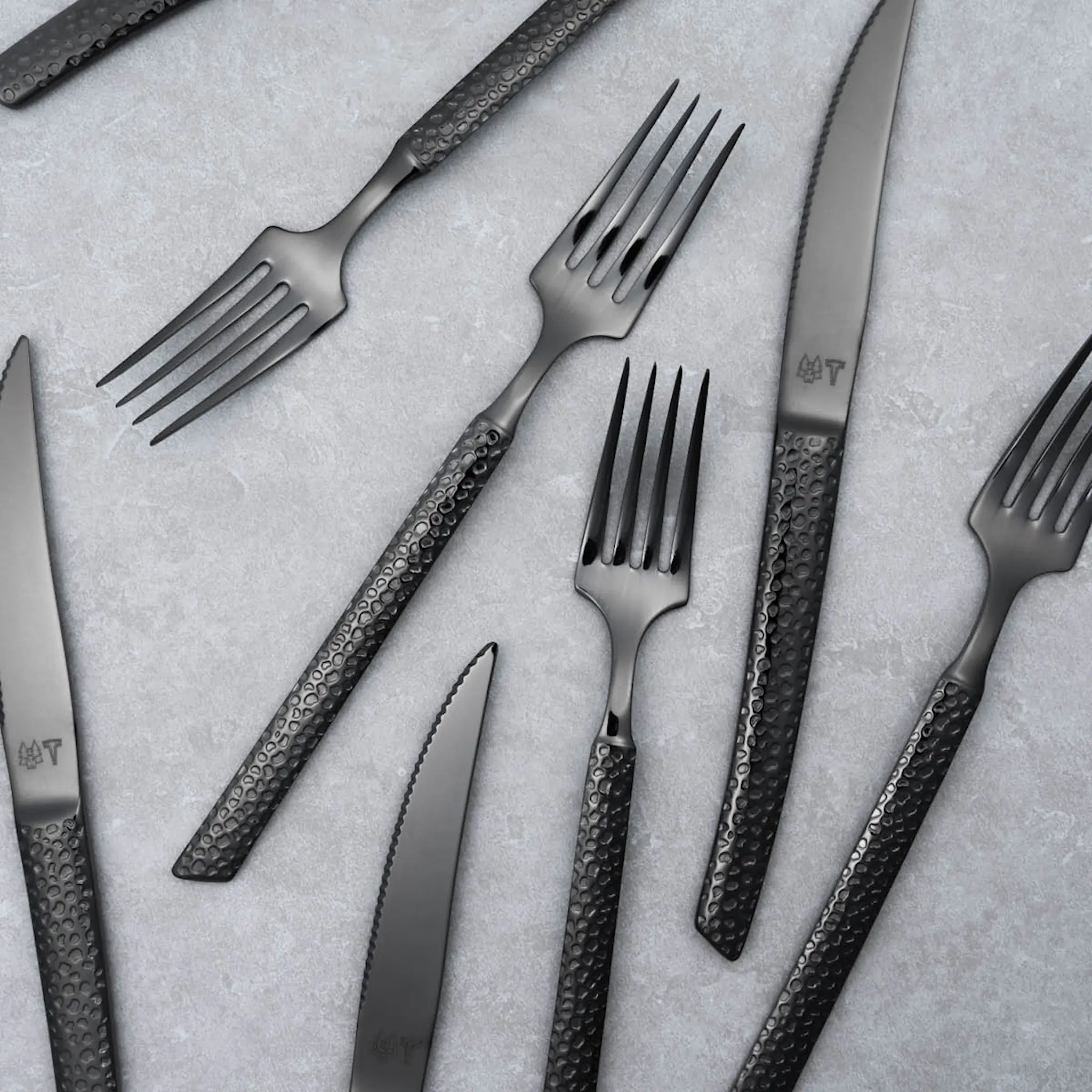 Vargen & Thor Lava bestickset 8 delar antracit