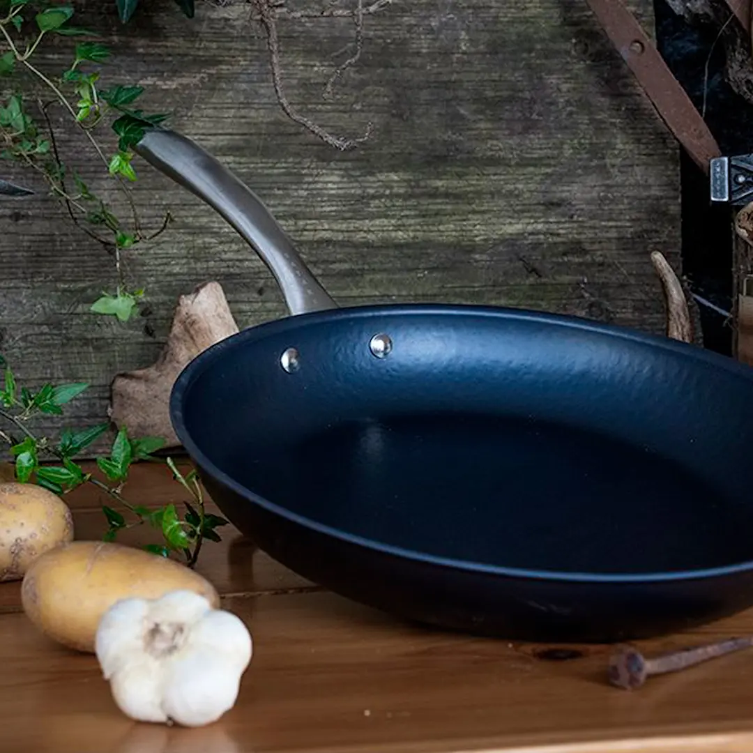 Satake Stekpanna Kolstål 28 cm - Cervera