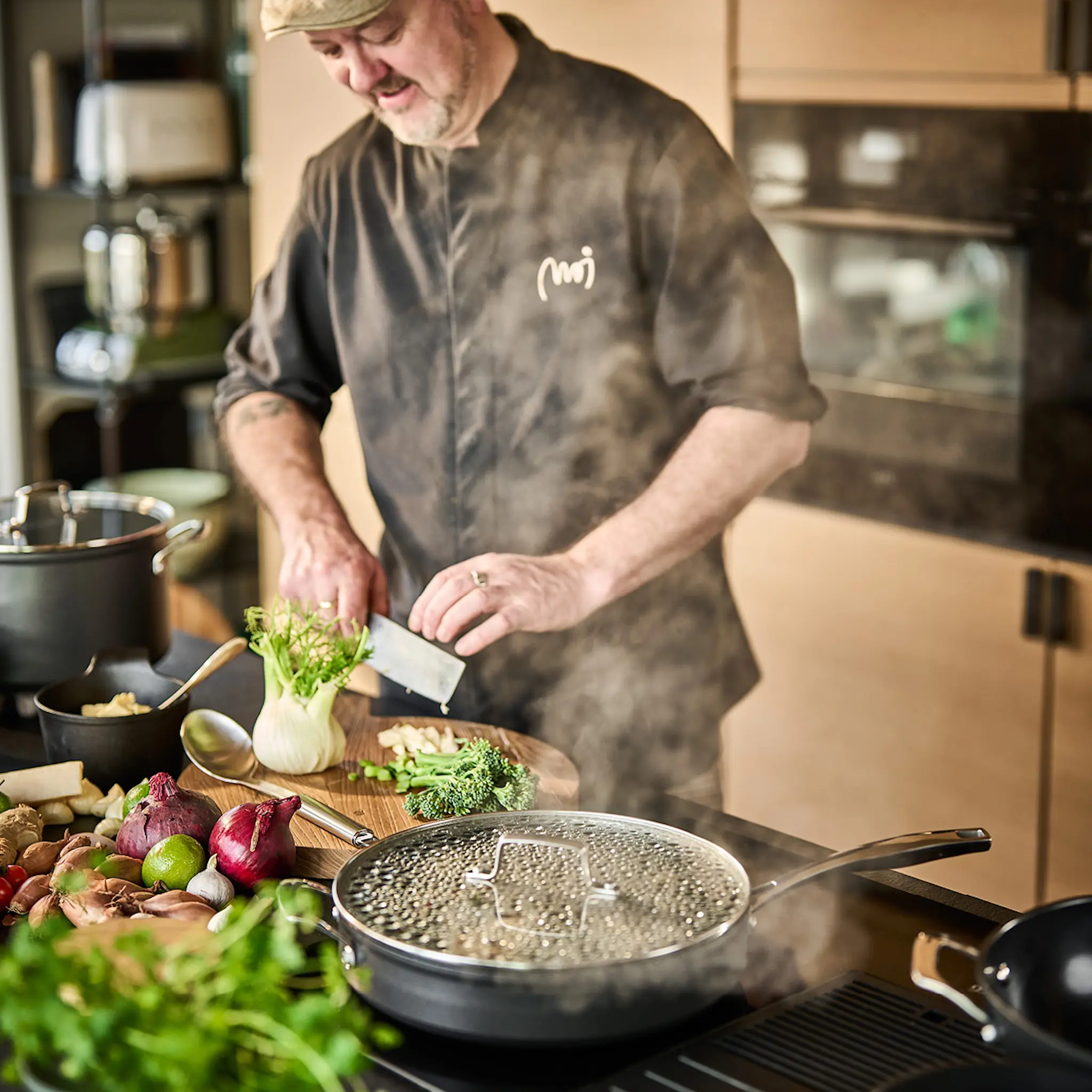 Modern House Black Line Paistokasari 30 cm