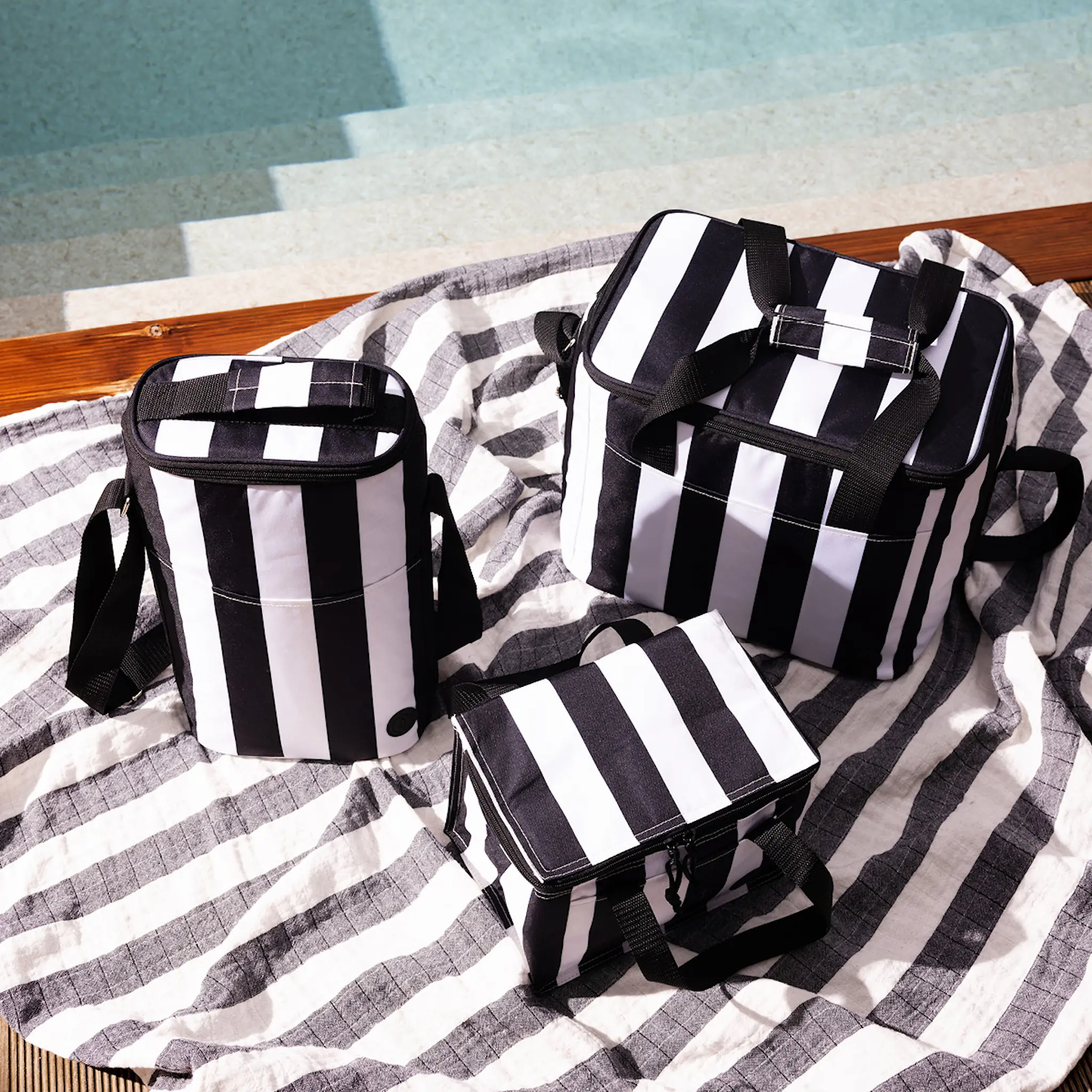 Sagaform Emilie pläd 170x130 cm svart/vit