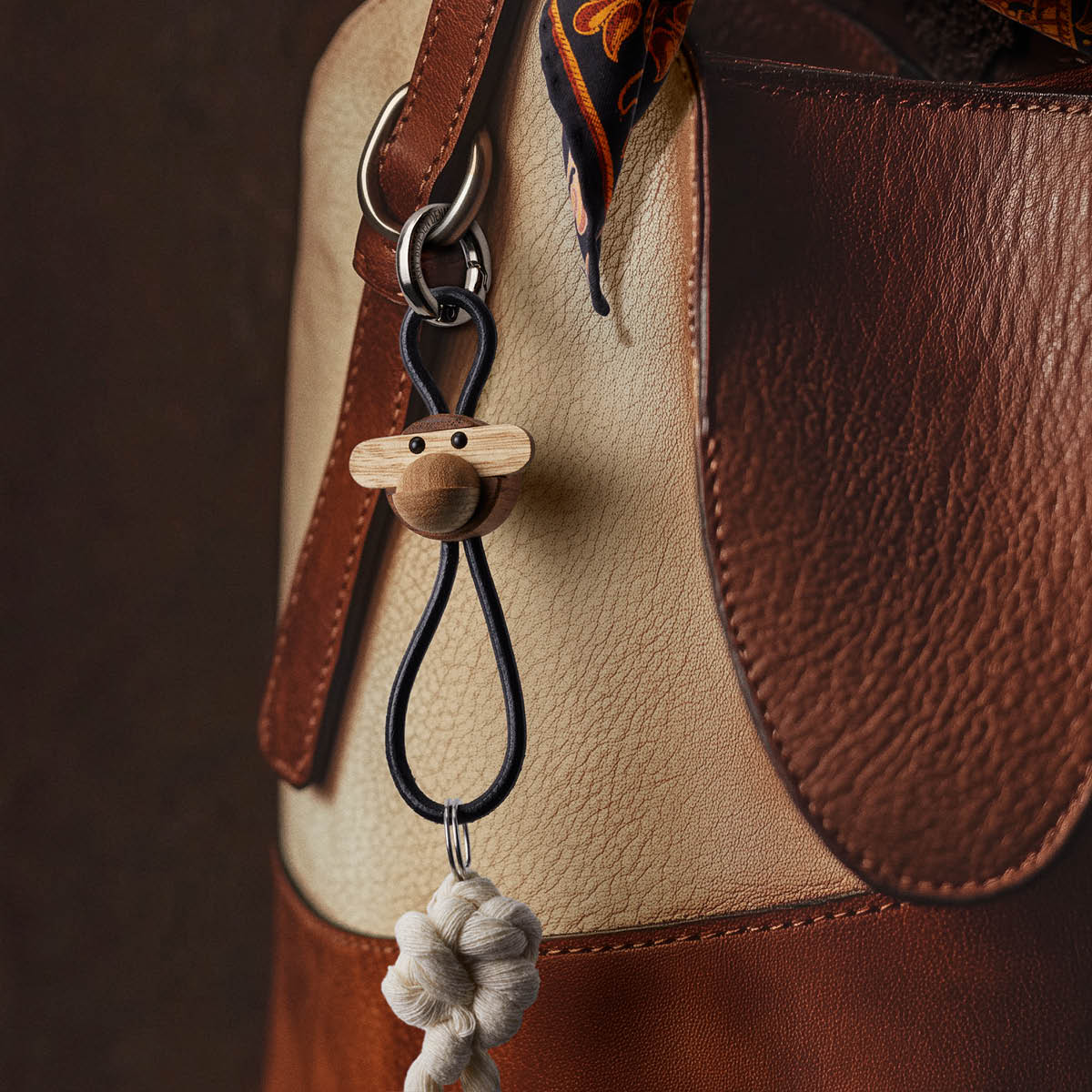 Kay Bojesen Denmark Ape nøkkelring 3 cm sølv/svart/teak/limba