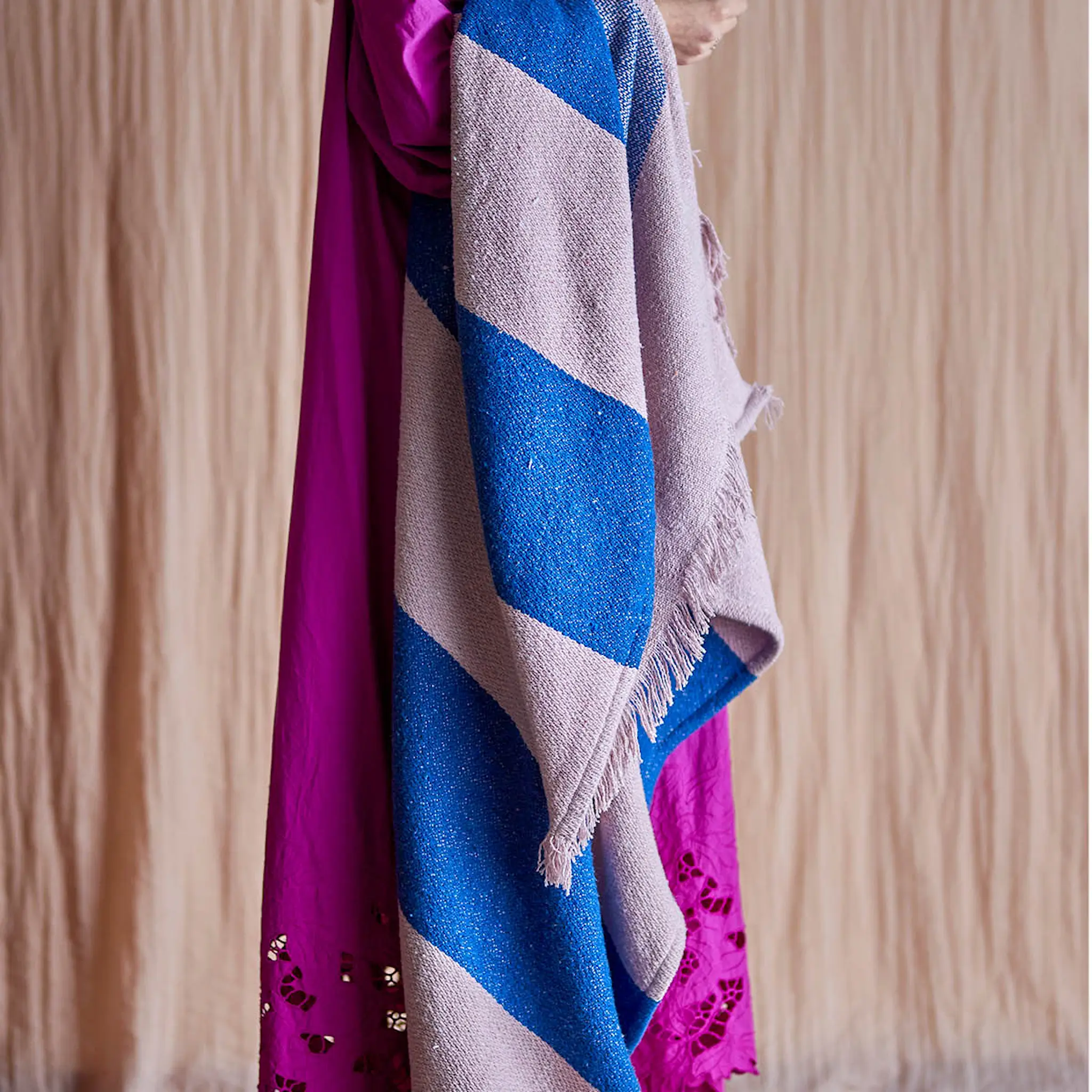 Bloomingville Cadeo pläd 160x130 cm blå/rosa