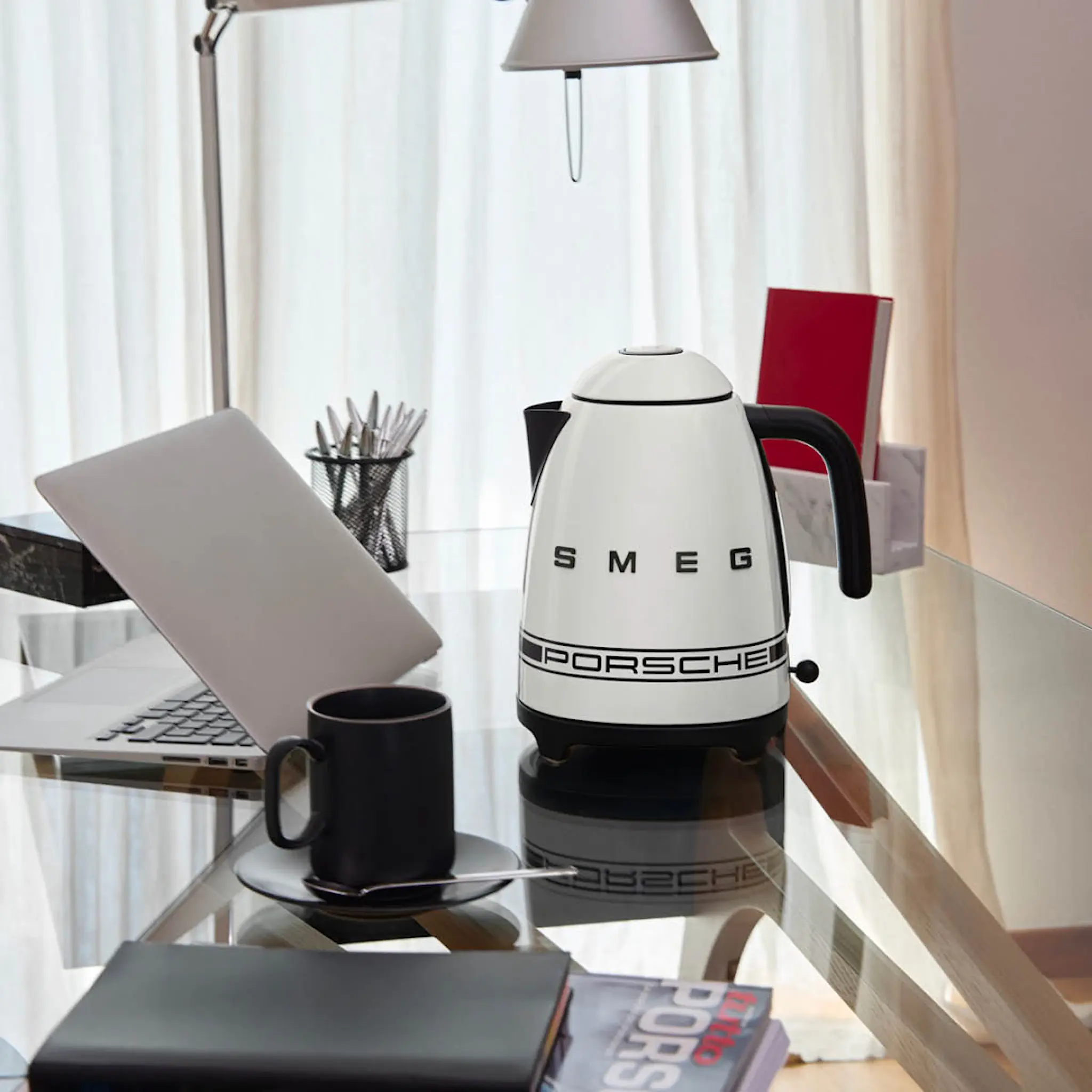 Smeg Smeg x Porsche vattenkokare KLF03P 1,7 L Carrara White