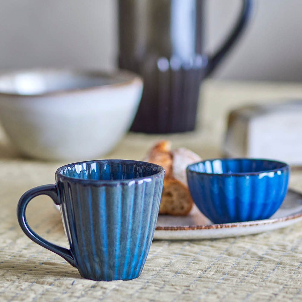 Bloomingville Latina Muki 22 cl Tummansininen