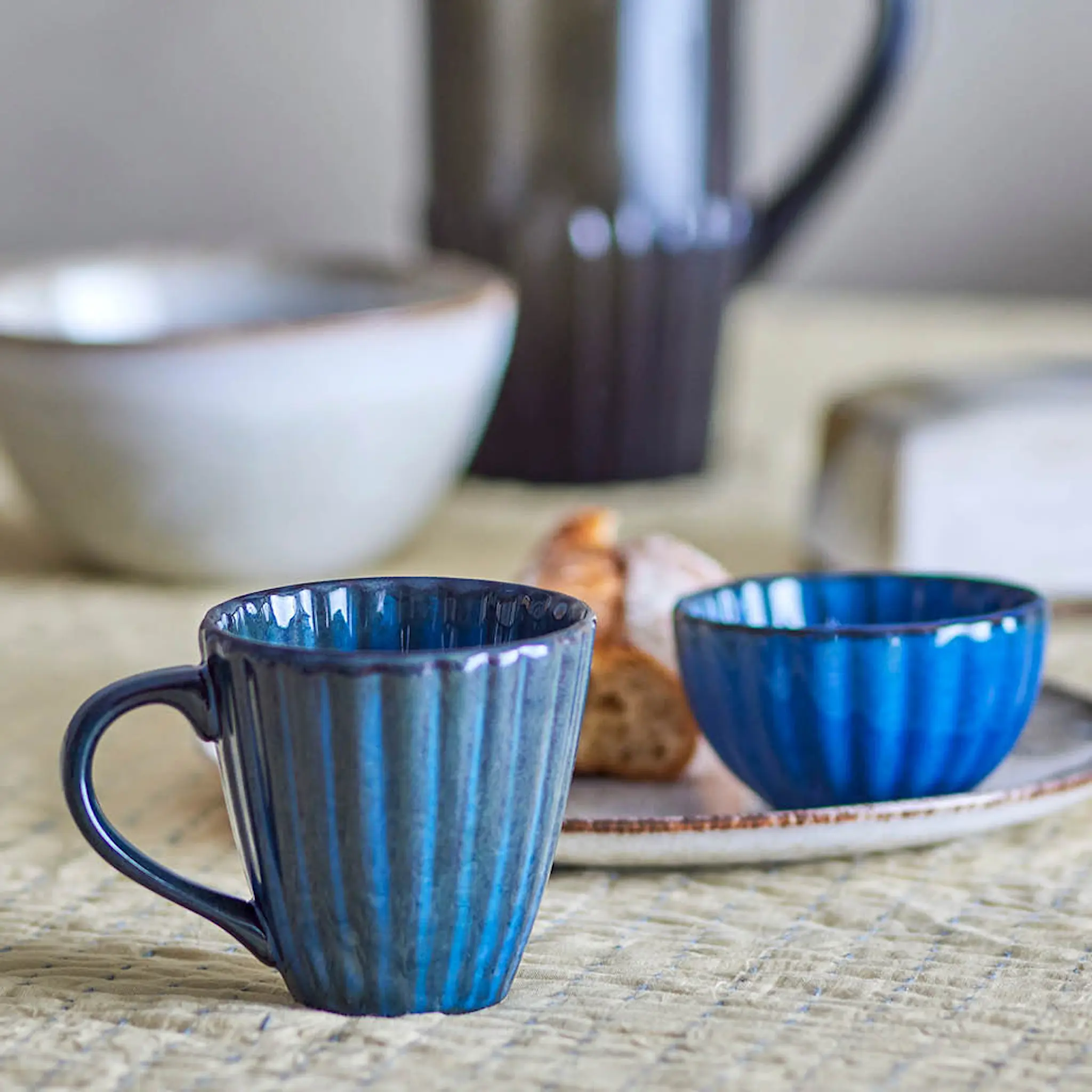 Bloomingville Latina Muki 22 cl Tummansininen