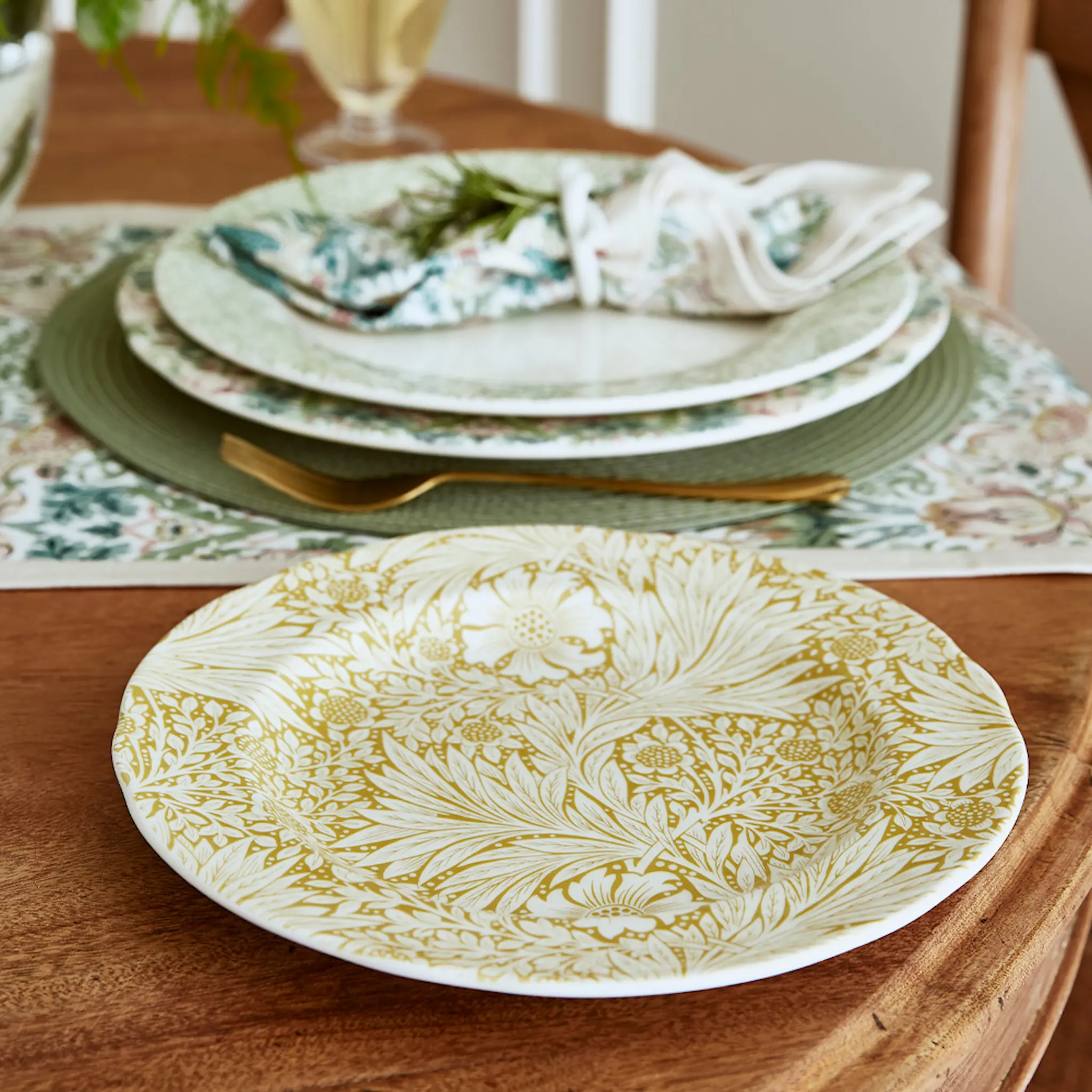 Spode Morris & Co tallrik 23 cm Marigold
