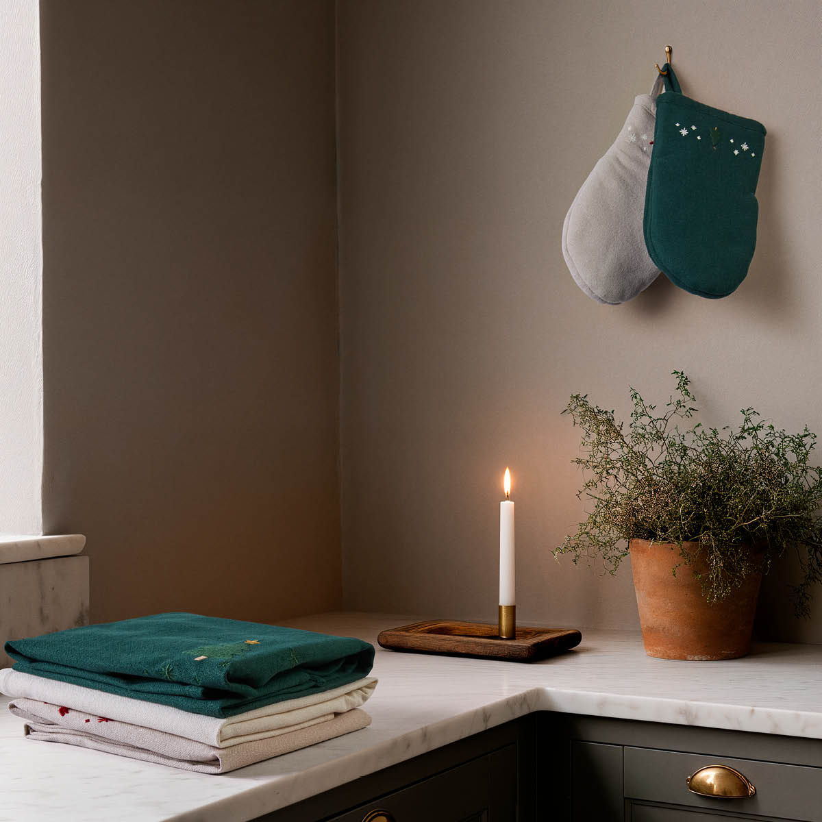 Juna Christmas Fable grillvott 16x25 cm grønn