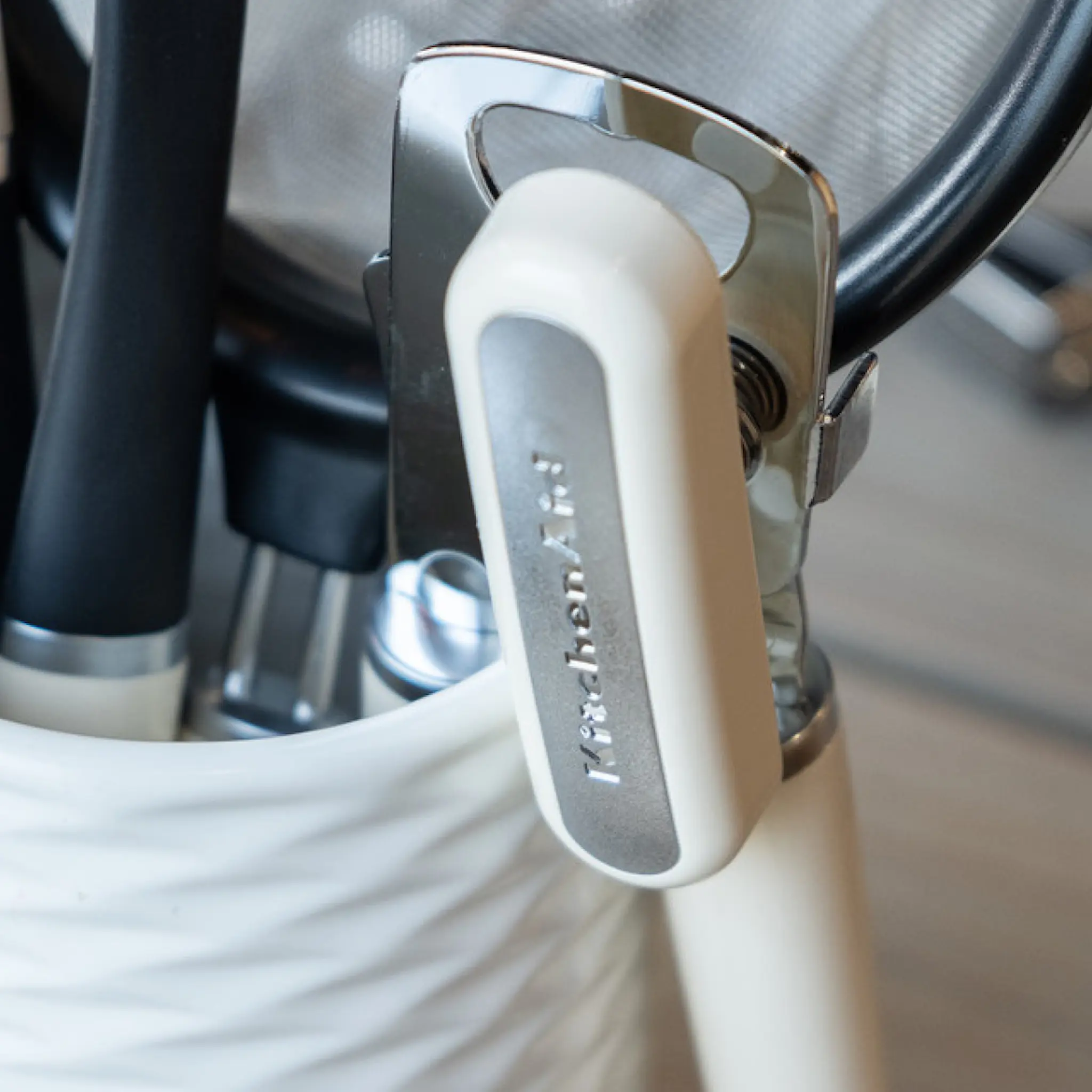 KitchenAid Core konservöppnare 21 cm almond cream