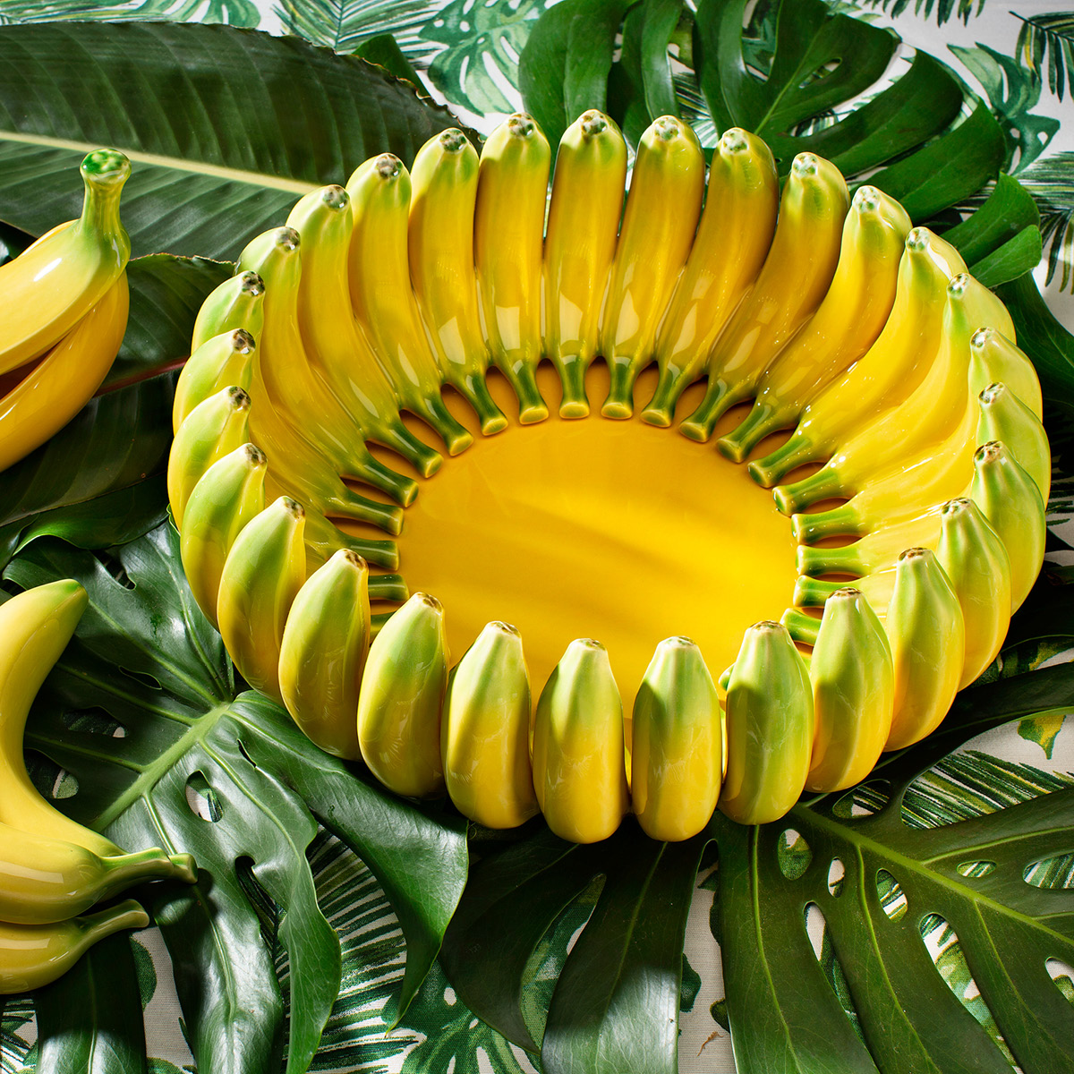 Bordallo Pinheiro Banana Madeira skål 38 cm gul