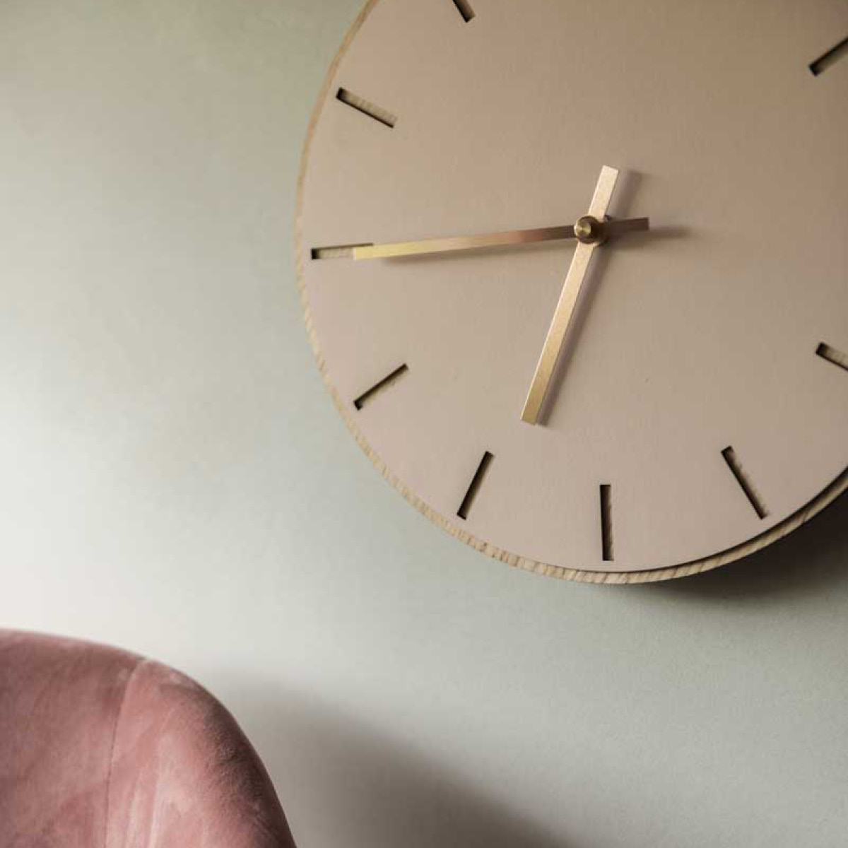 Hemverk Powder Seinäkello 28 cm Vaaleanpunainen/Kulta