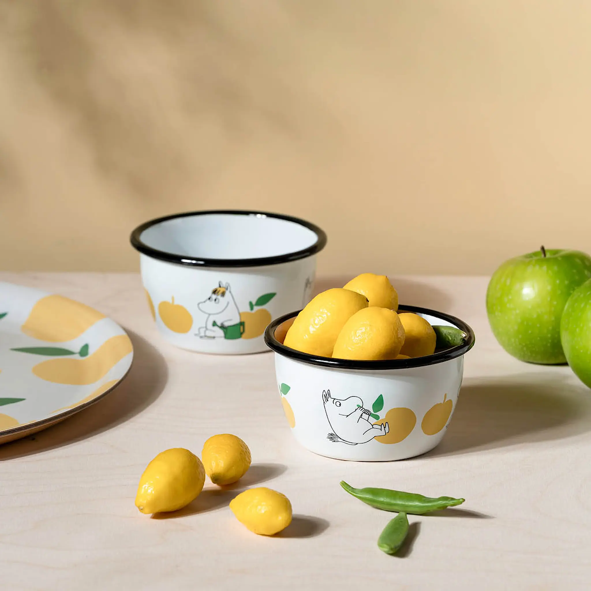 Muurla Mumin emaljskål 30 cl Mumintrollet Glada Äpplen gul