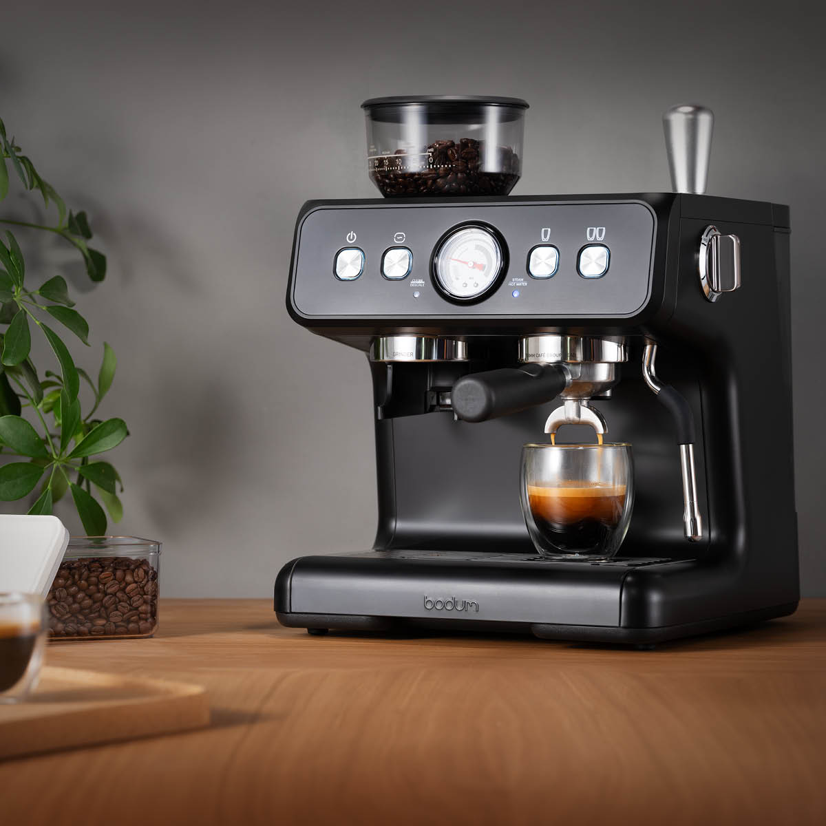 Bodum Bistro esspressomaskin 2,8L med kaffekvern svart