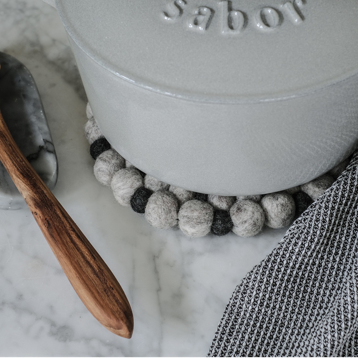 Sabor Hotspot bordstablett 21 cm beige/mörk grå